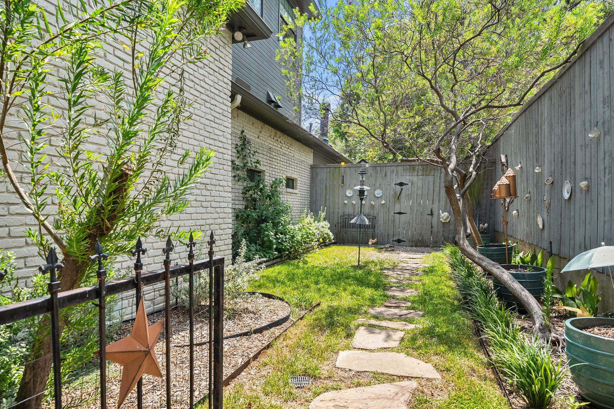 main property photo 23