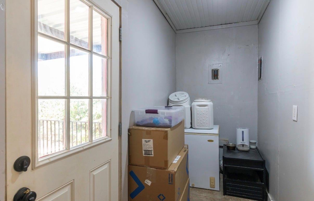 main property photo 28