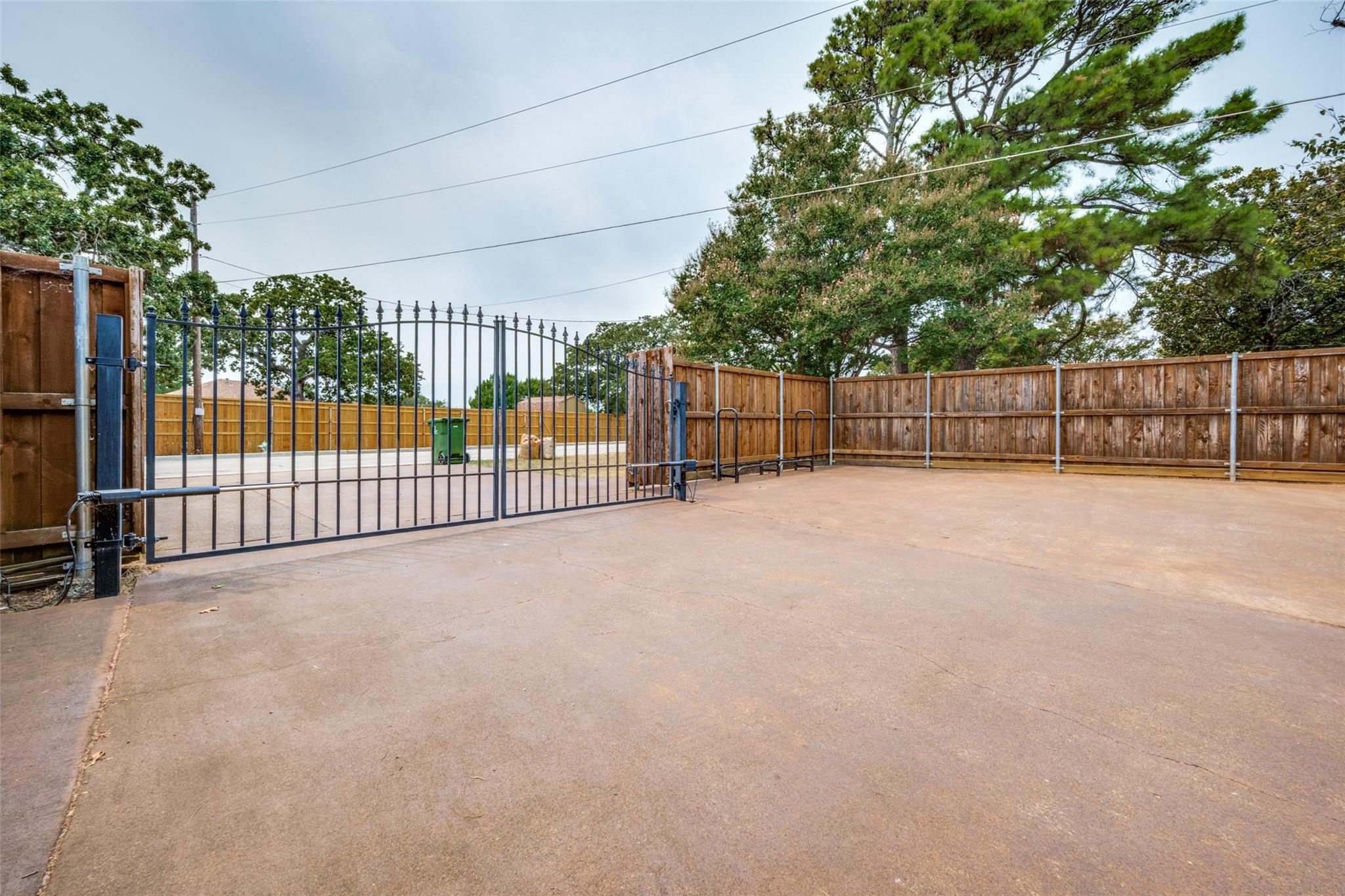 main property photo 34