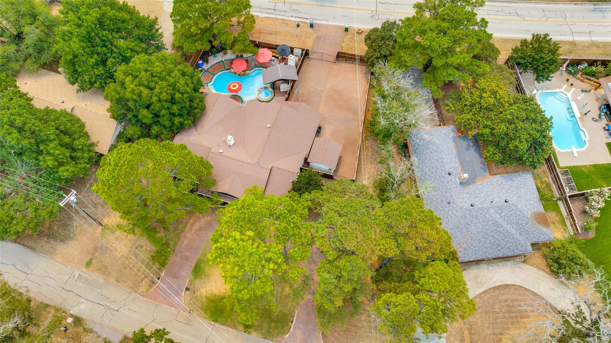 main property photo 36