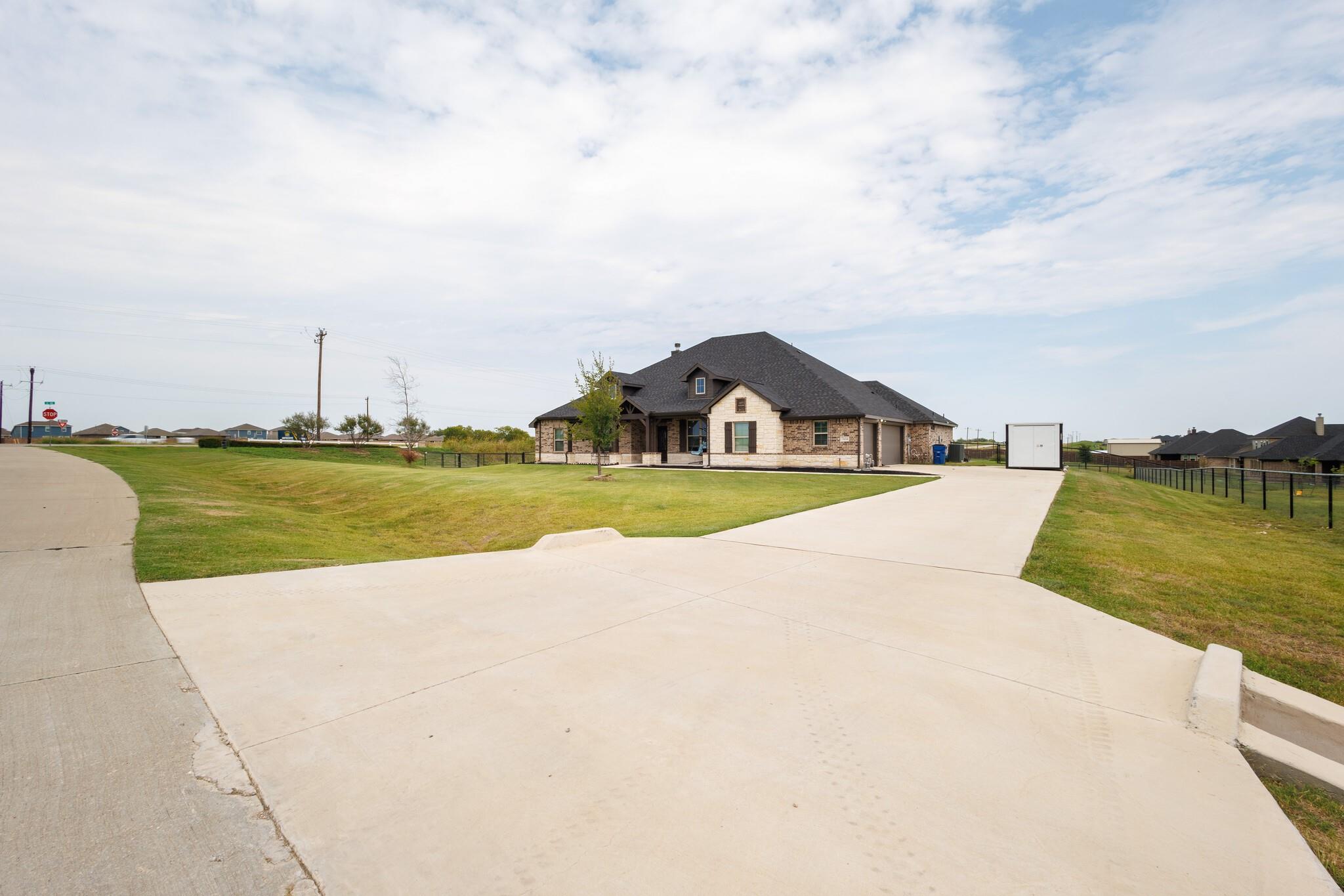 main property photo 24