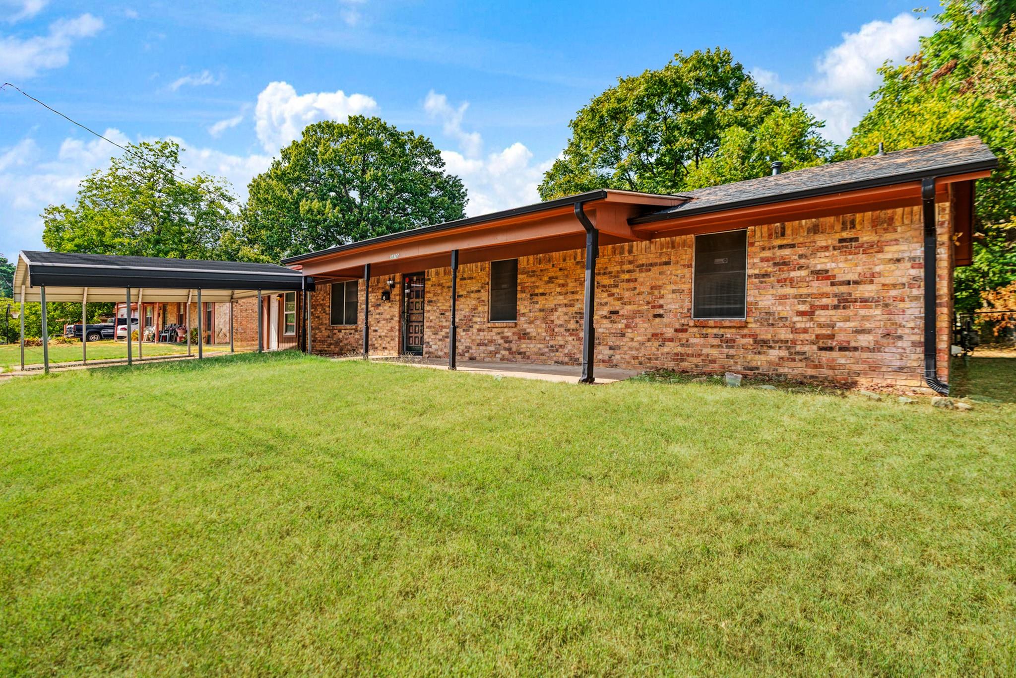 main property photo 16
