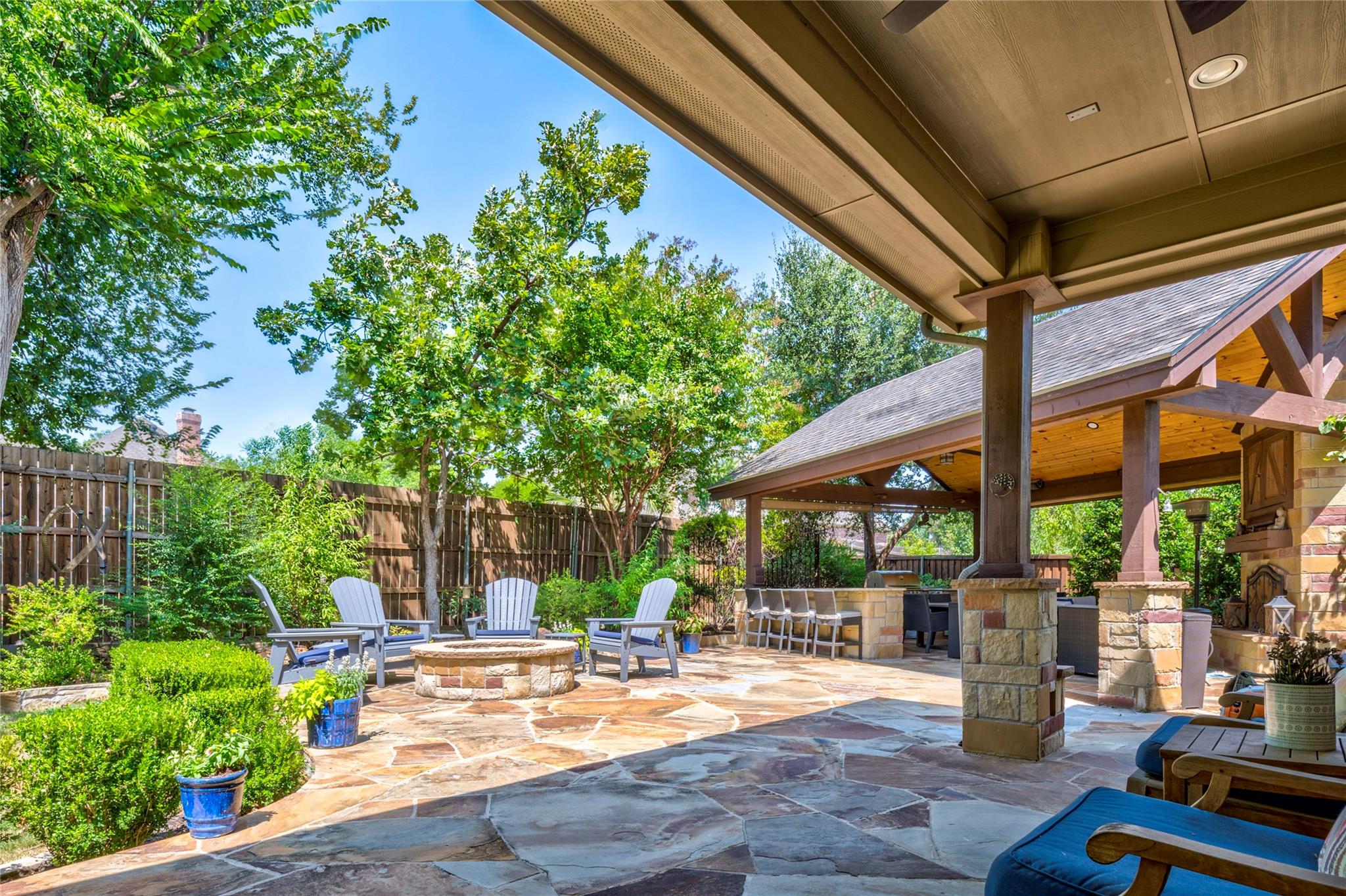 main property photo 33