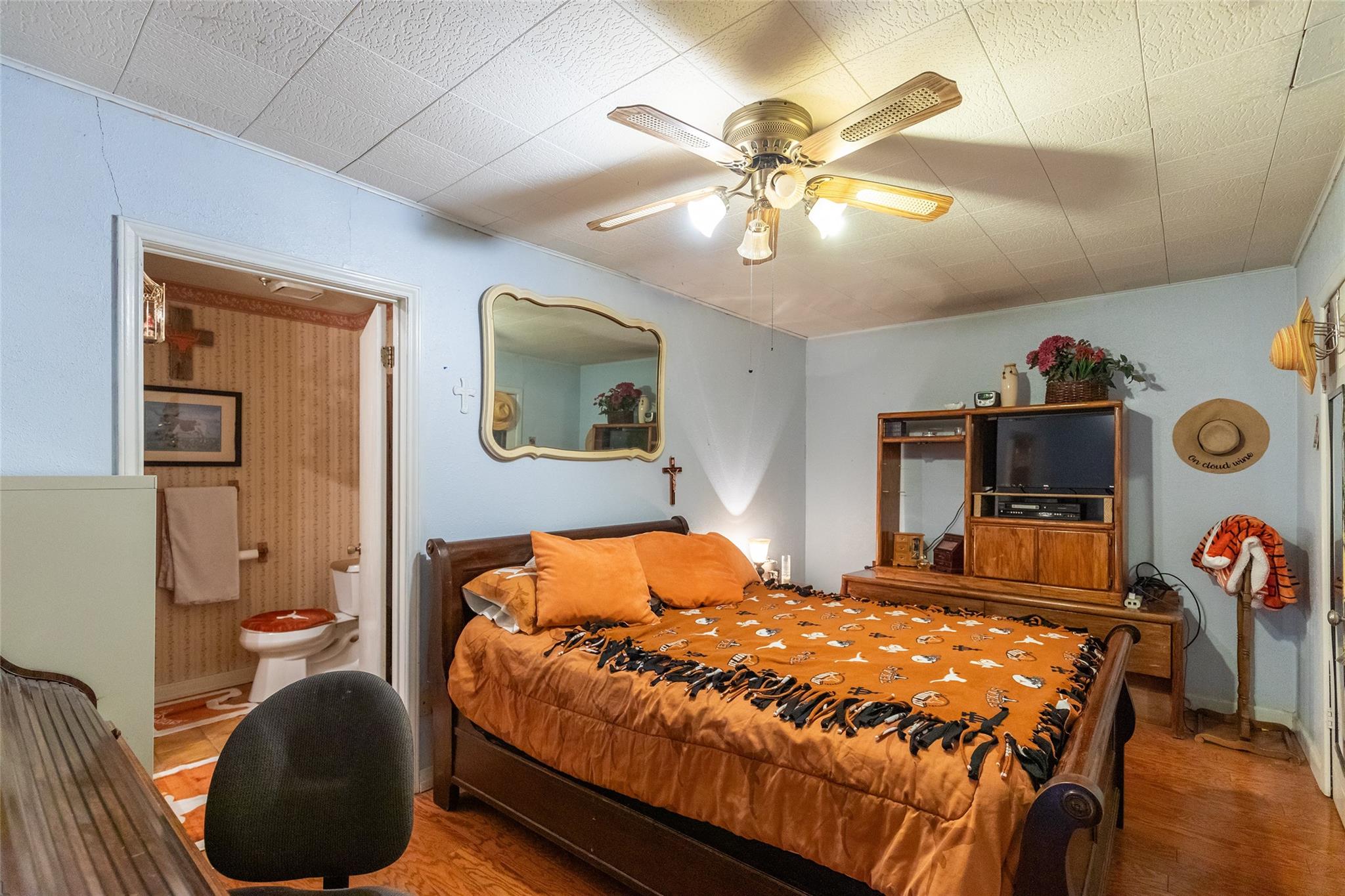 main property photo 16