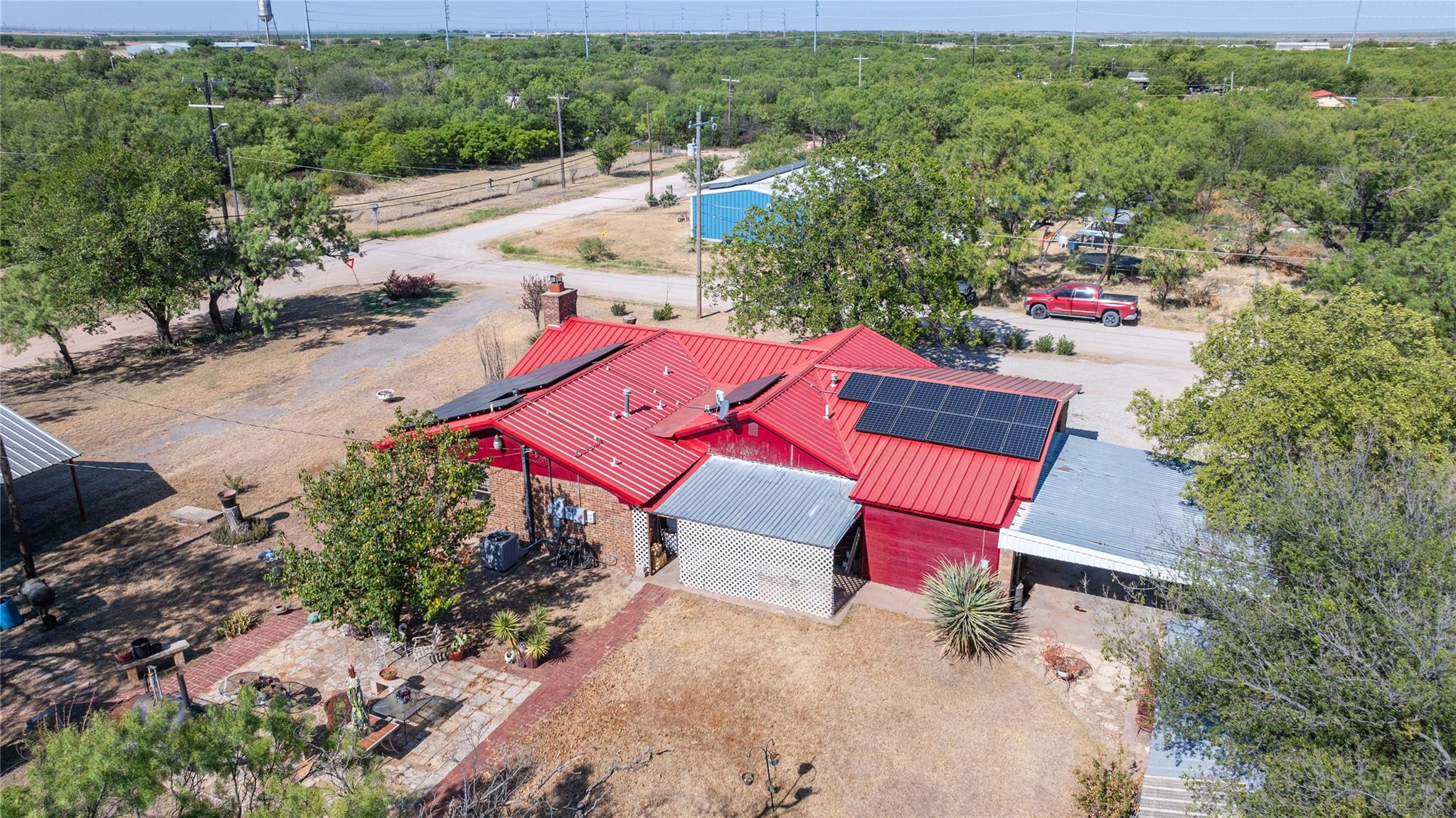 main property photo 30