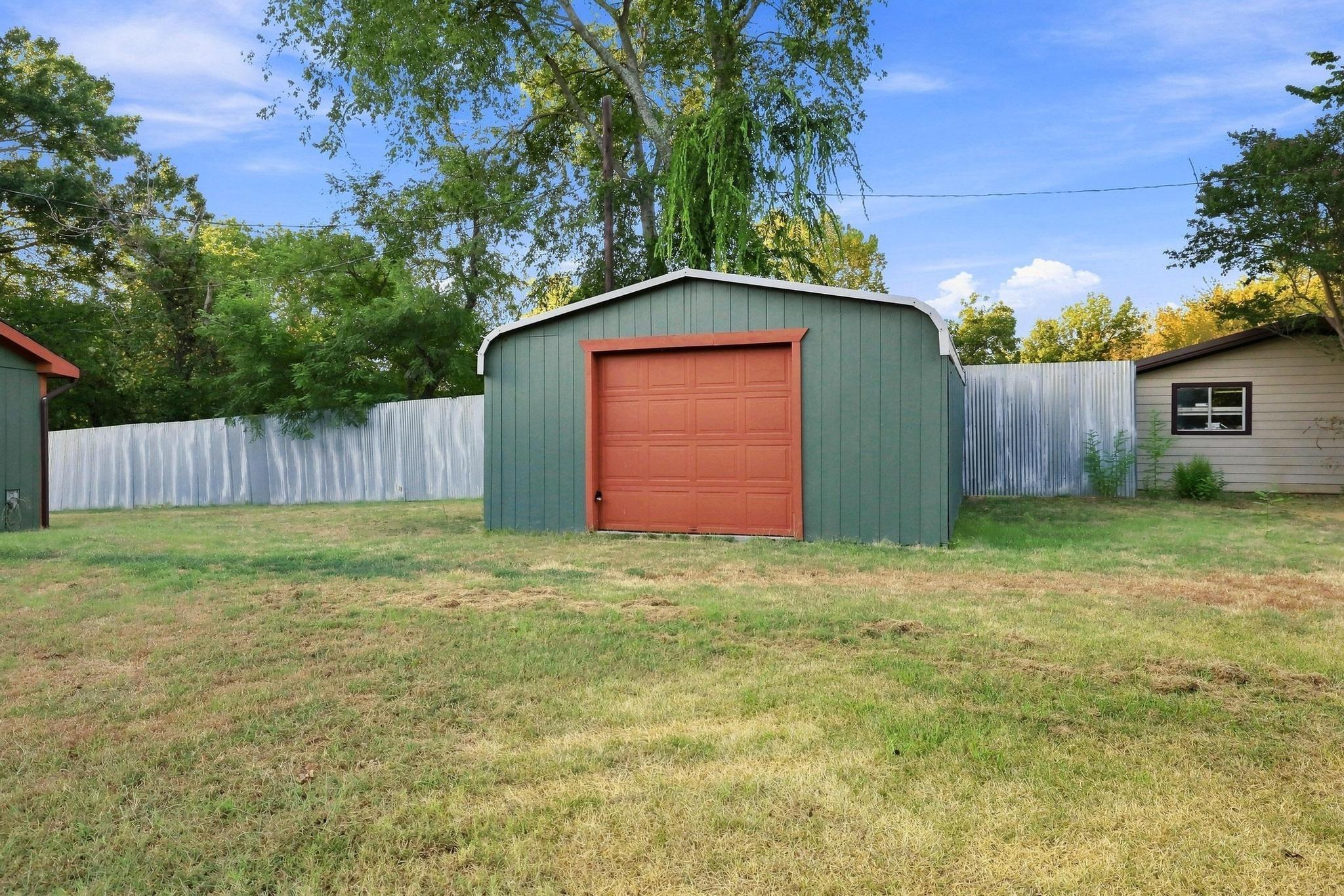 main property photo 24