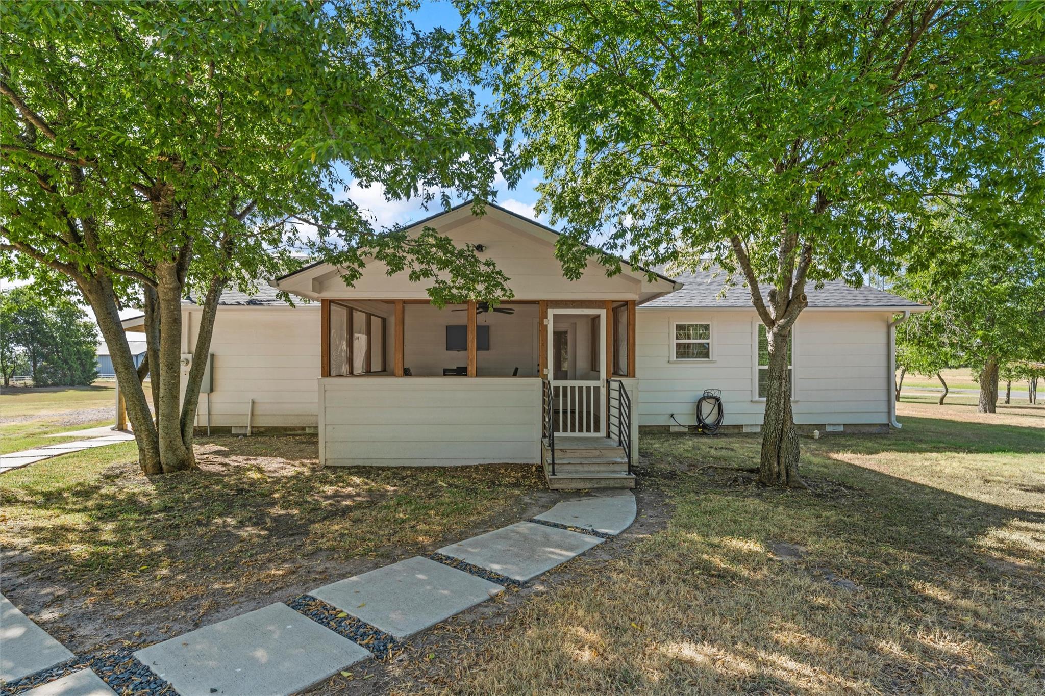 main property photo 21