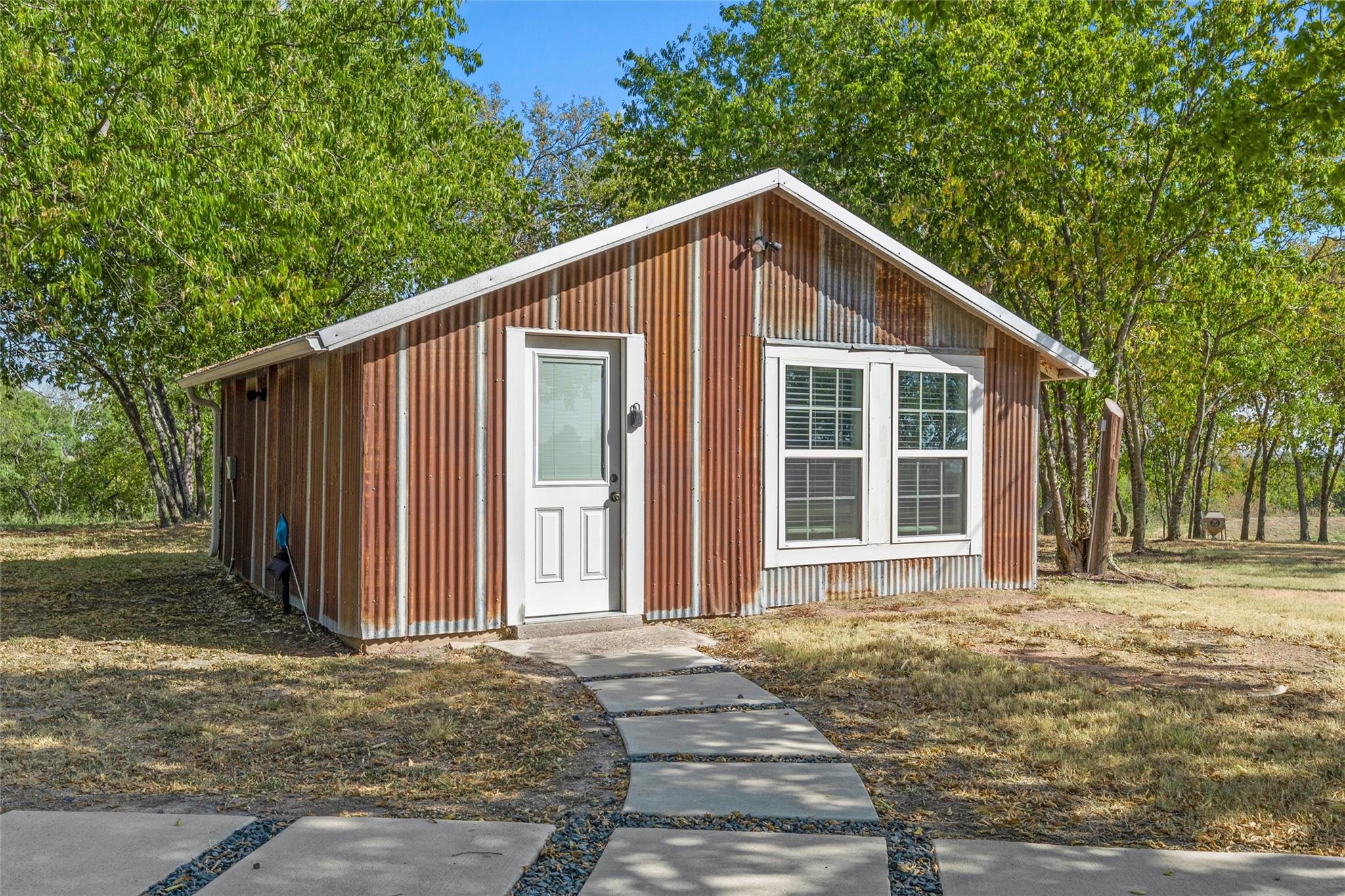 main property photo 23