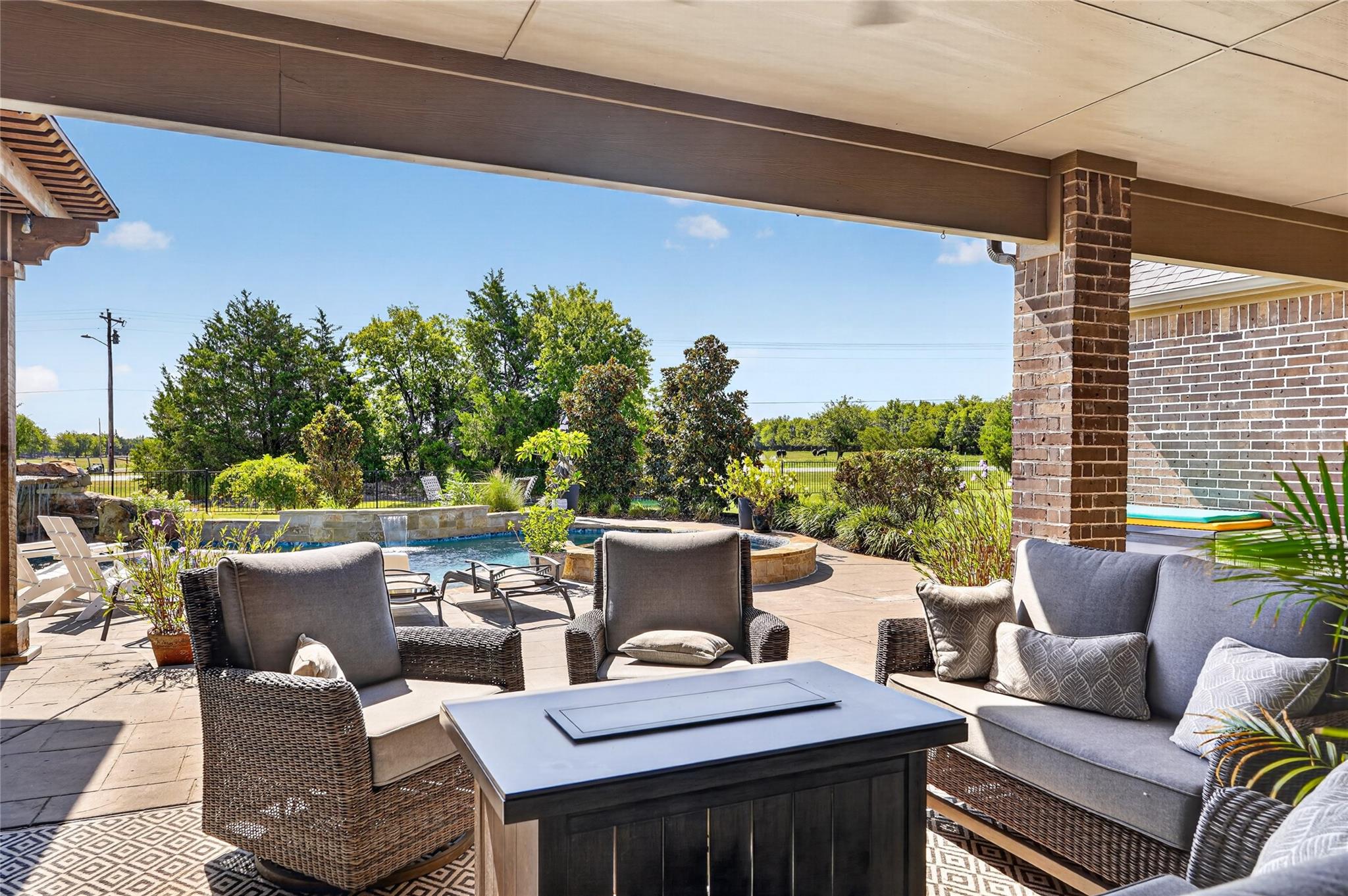 main property photo 36