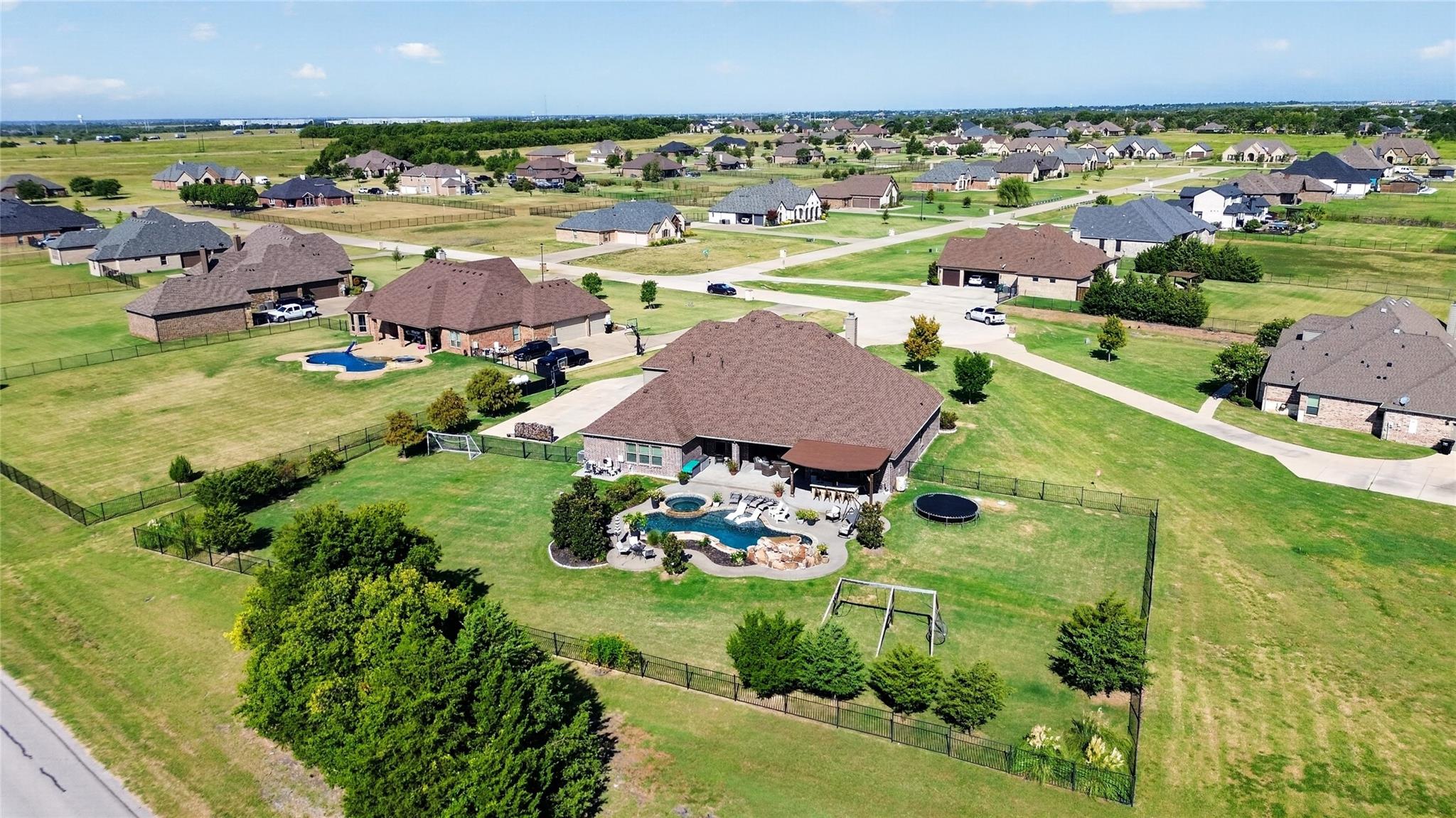 main property photo 37
