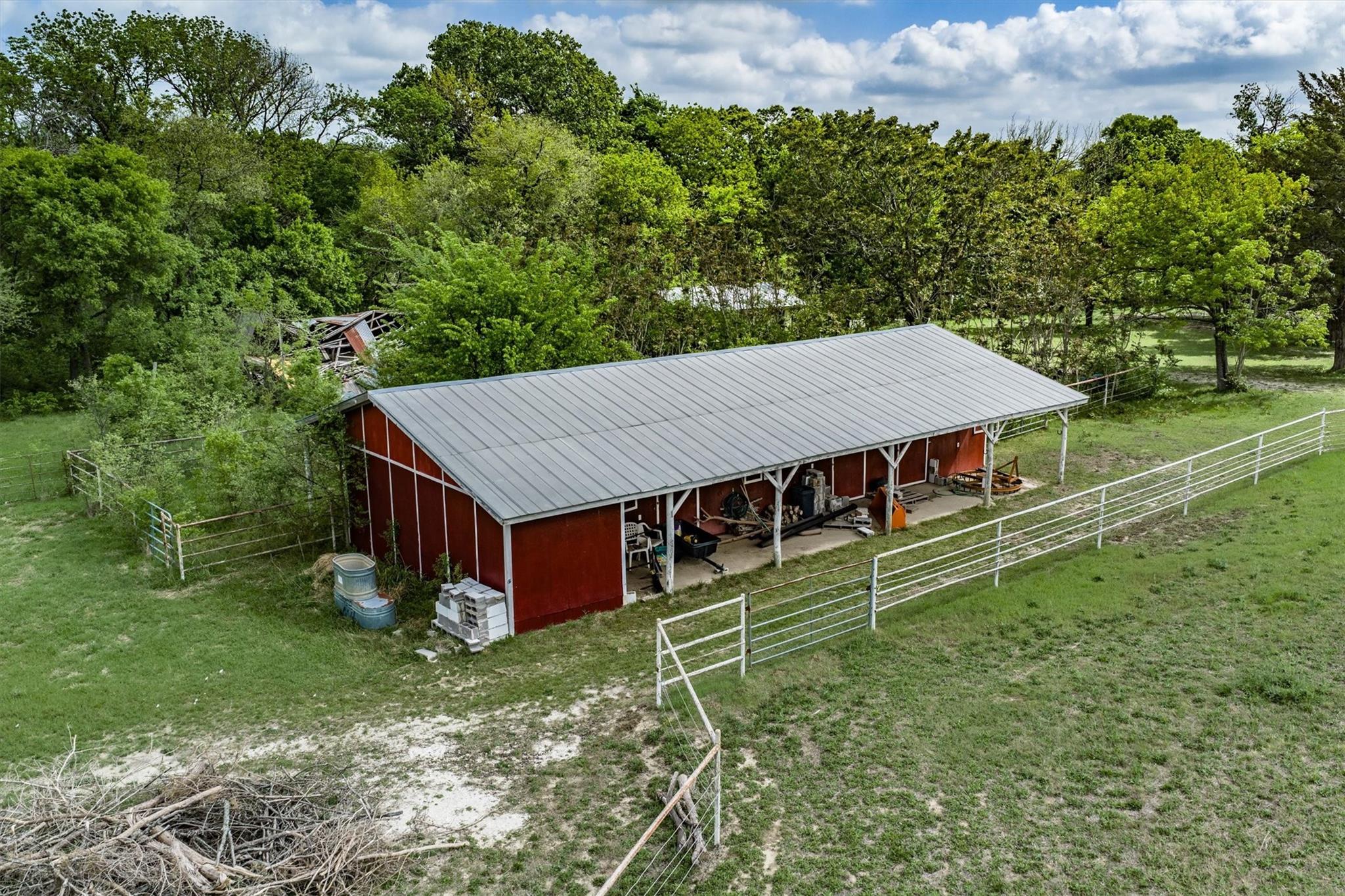 main property photo 13