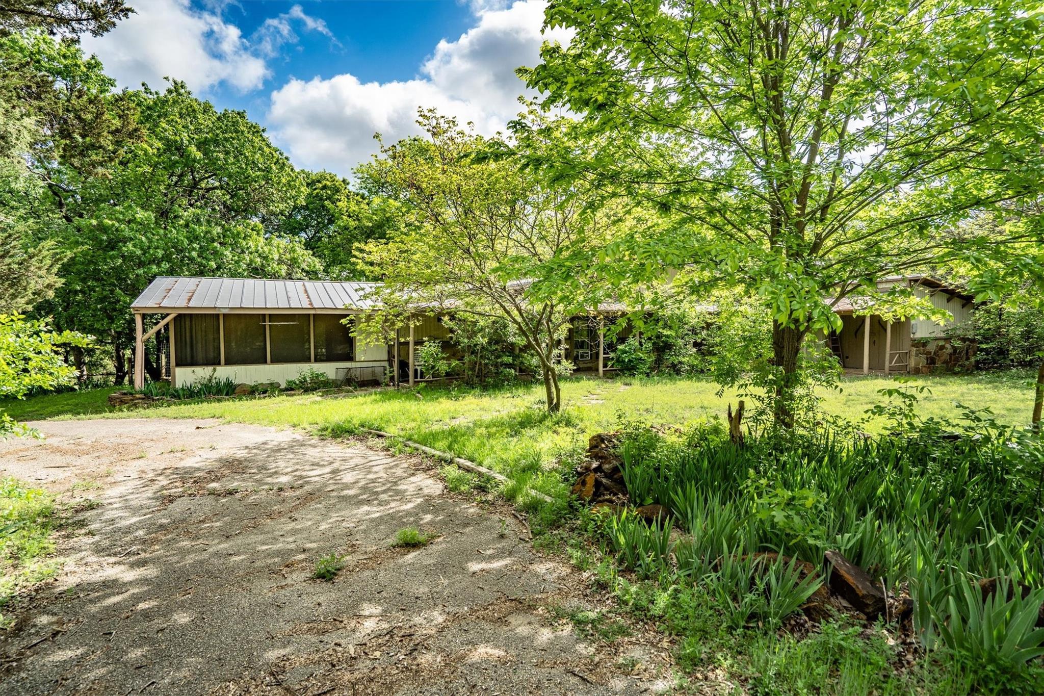 main property photo 22