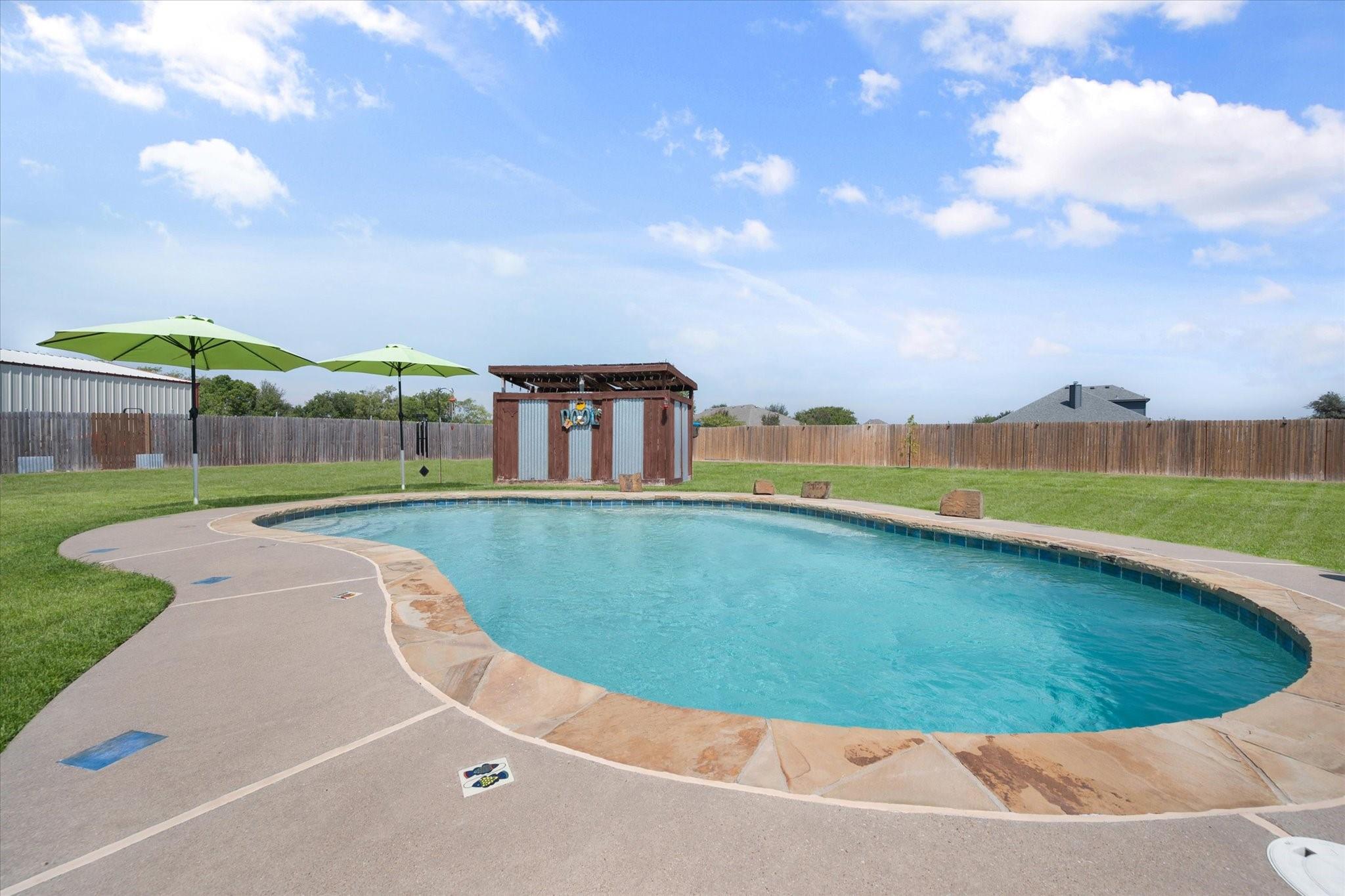 main property photo 16