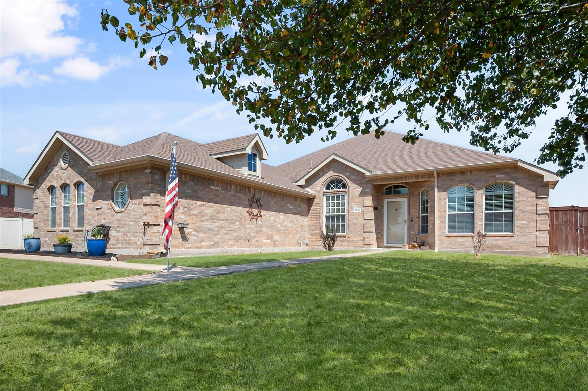 main property photo 23