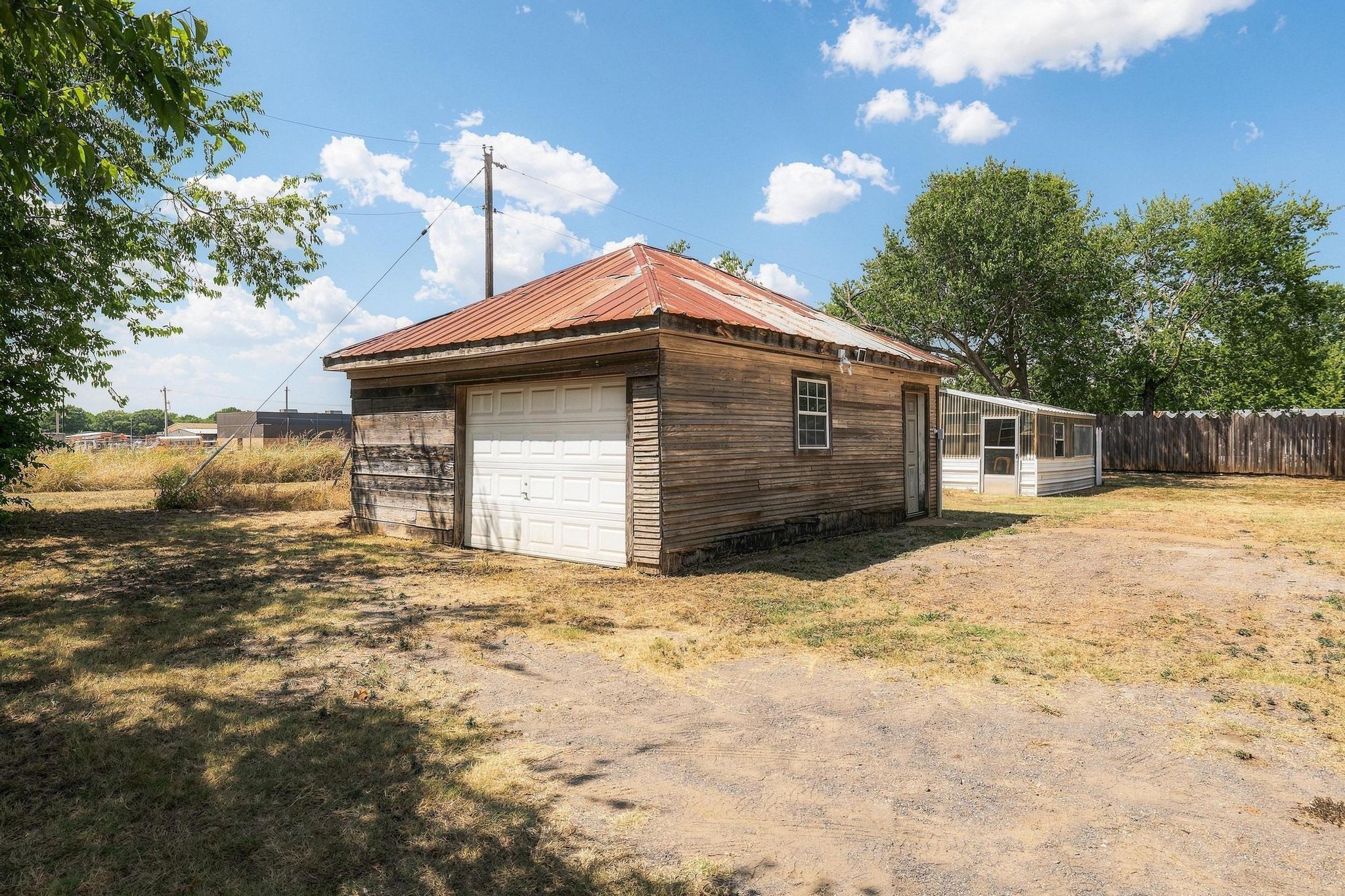 main property photo 36