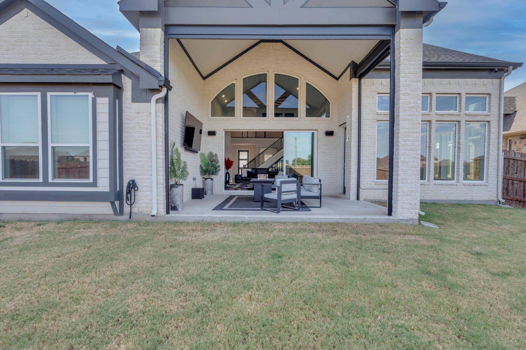main property photo 14
