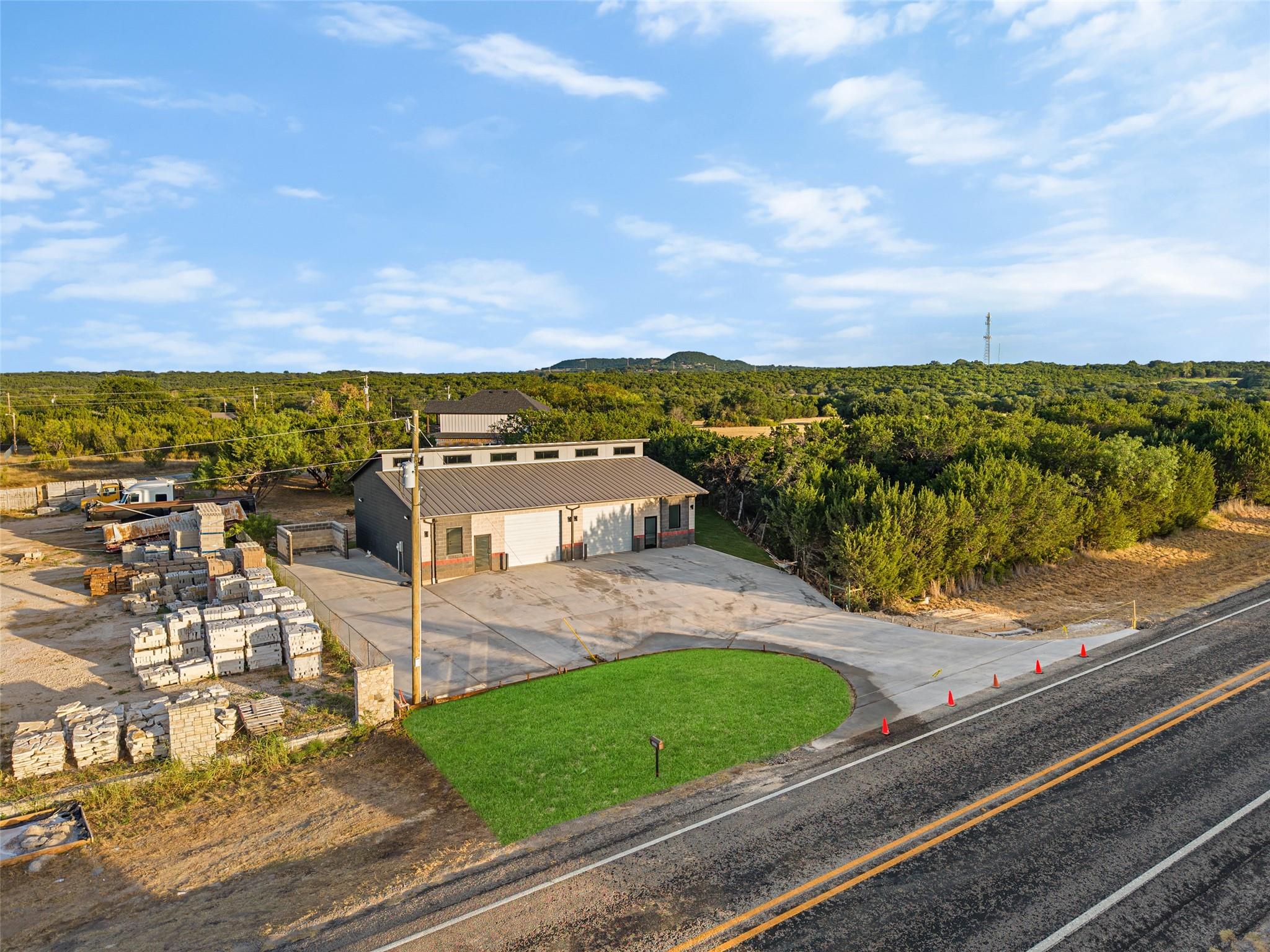 main property photo 3