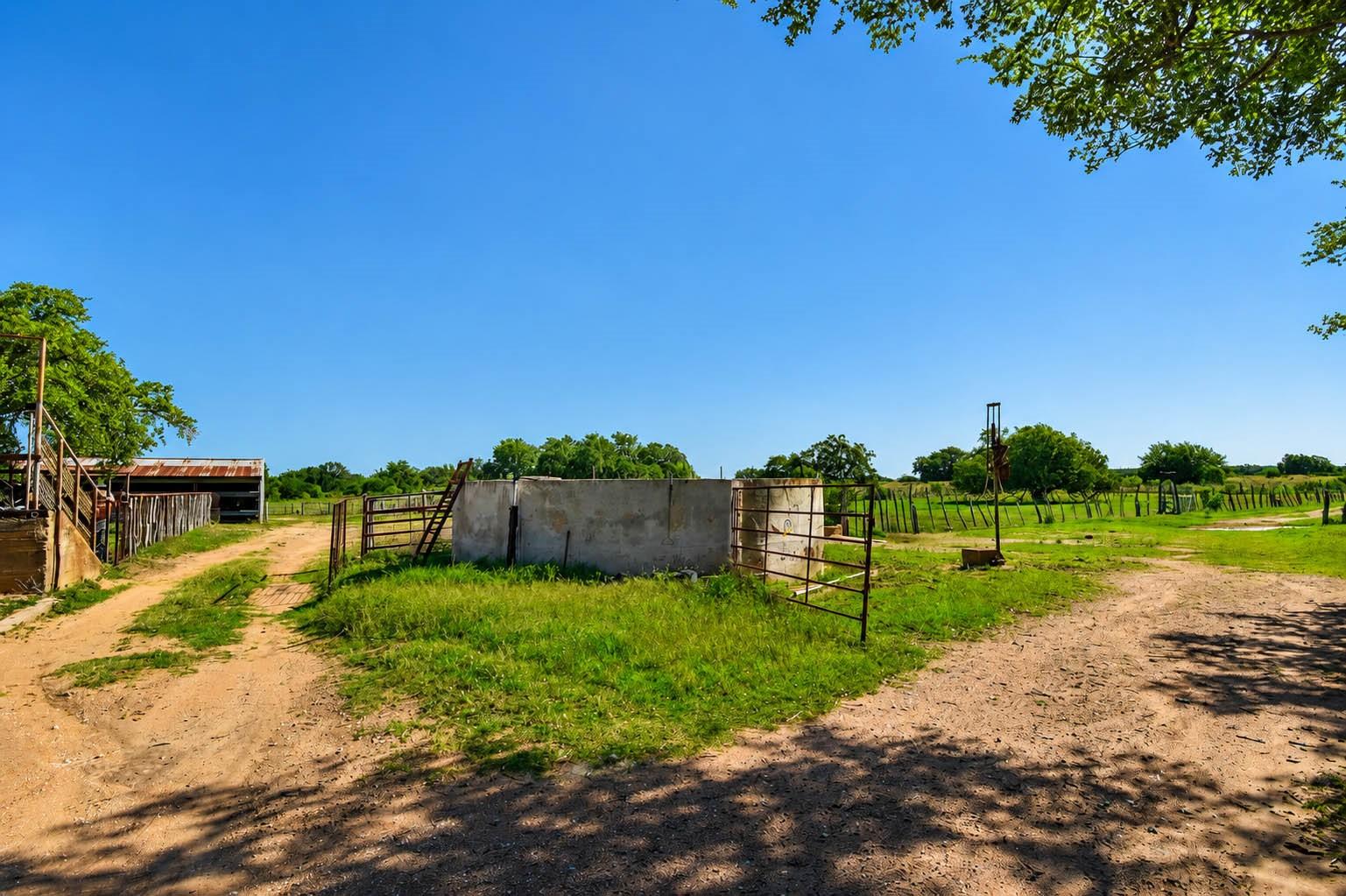 main property photo 34