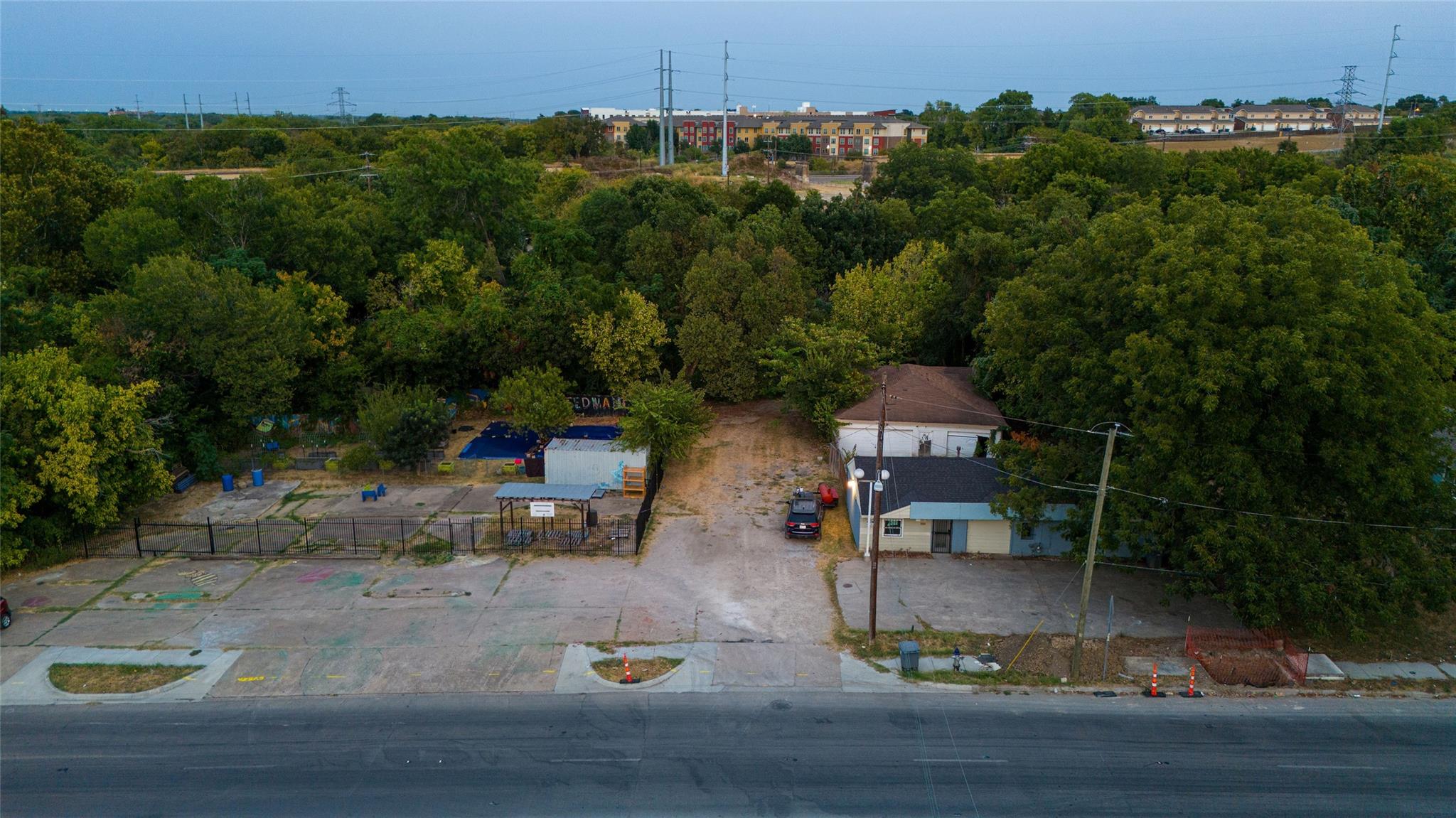 main property photo 5