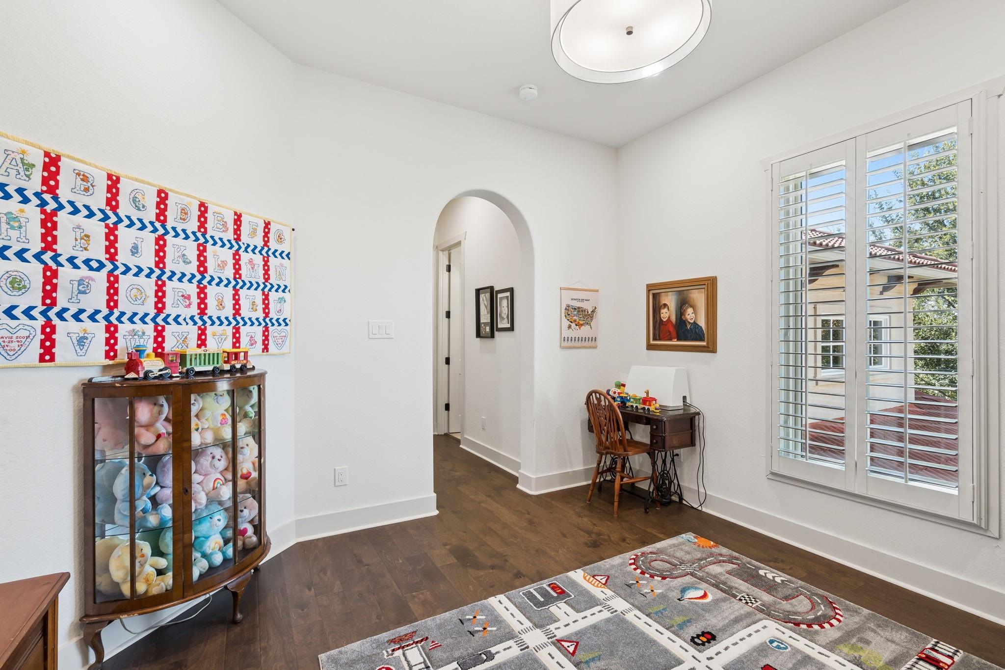 main property photo 29