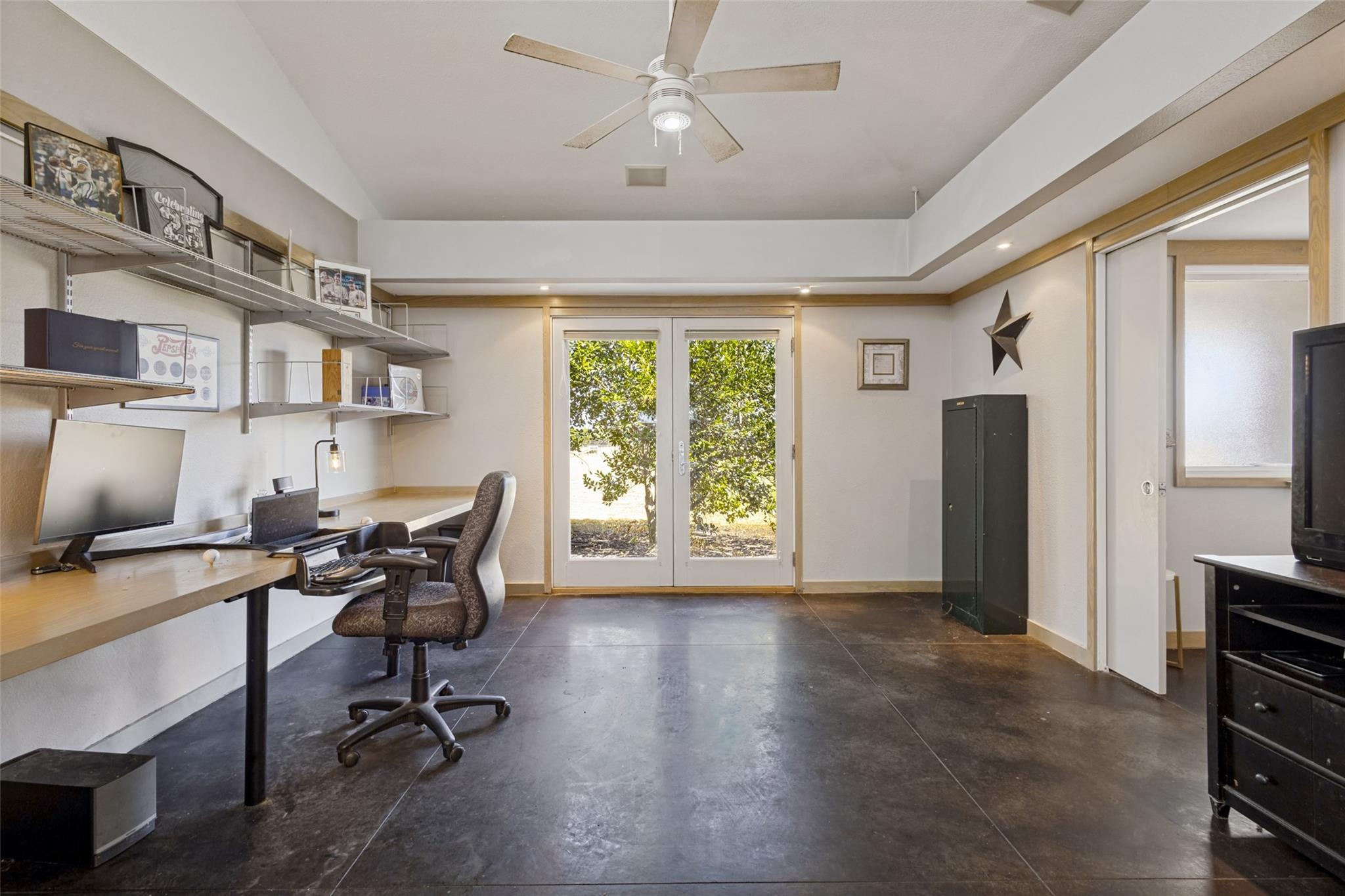 main property photo 20