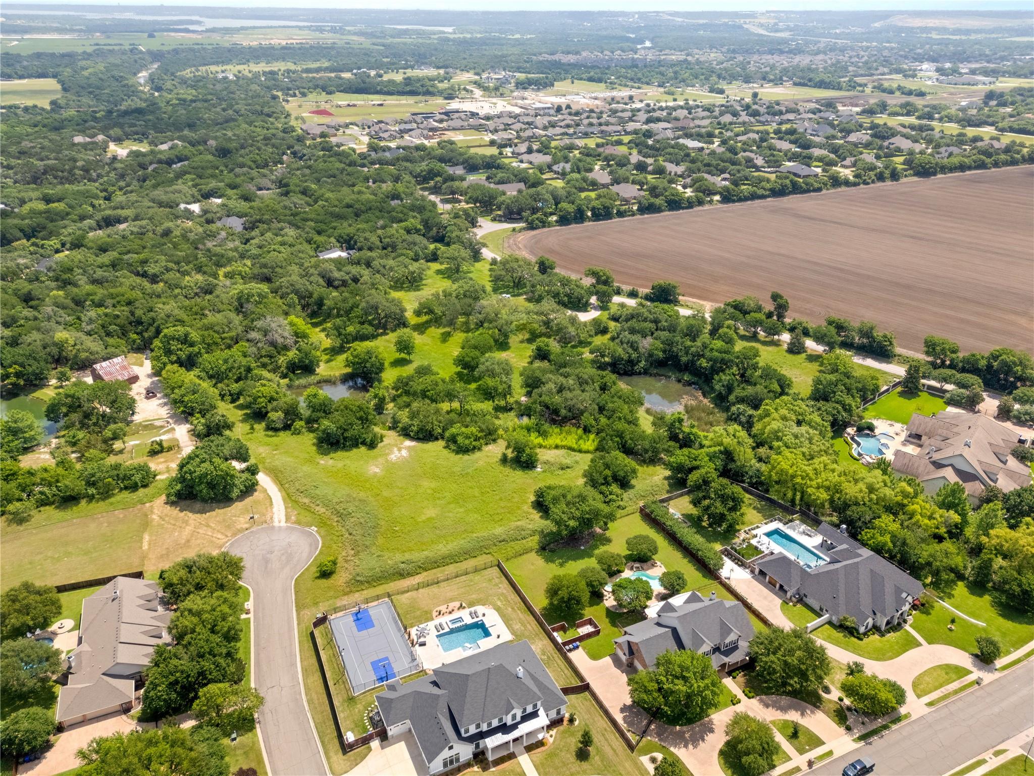 main property photo 17