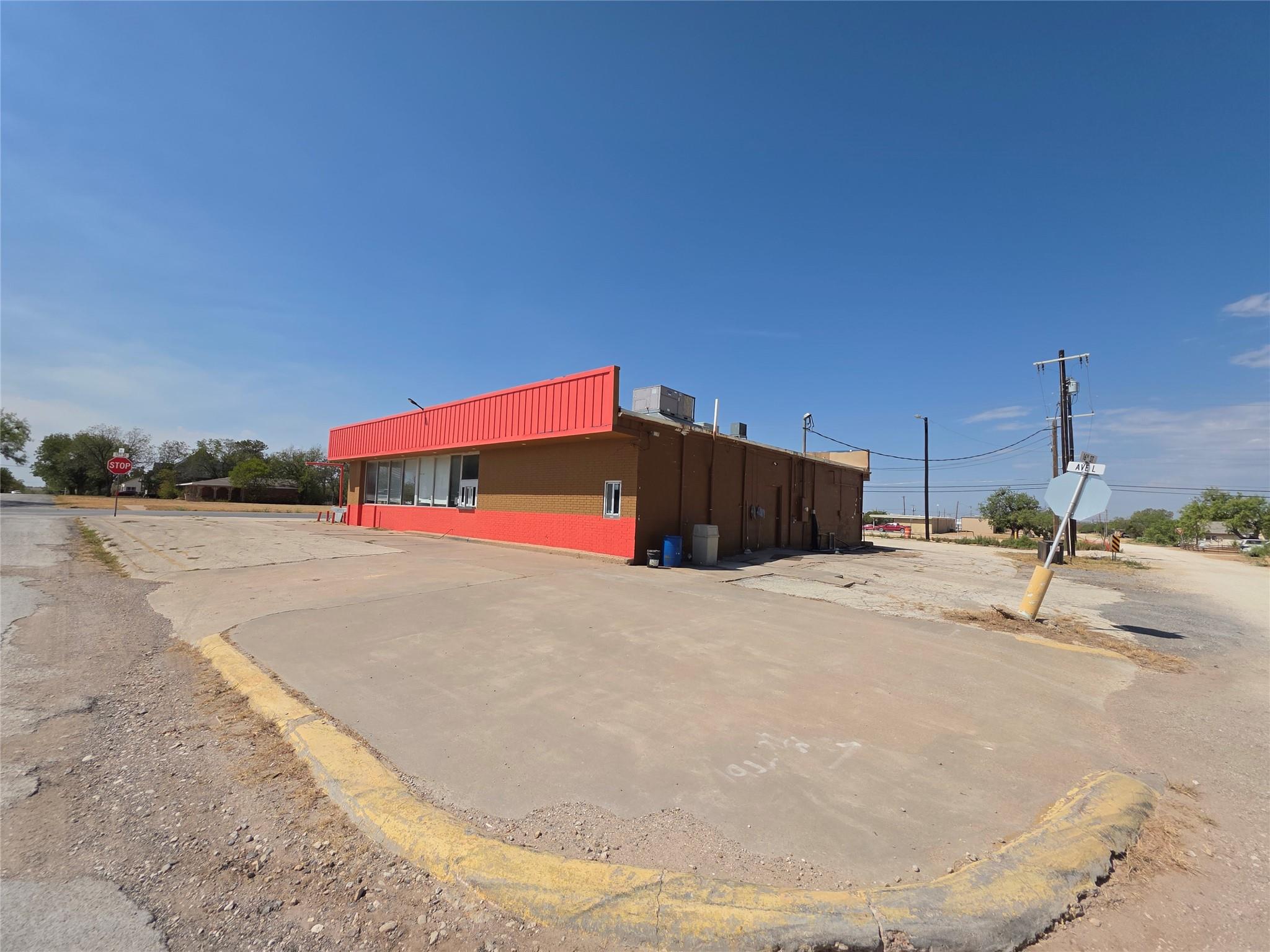 main property photo 6