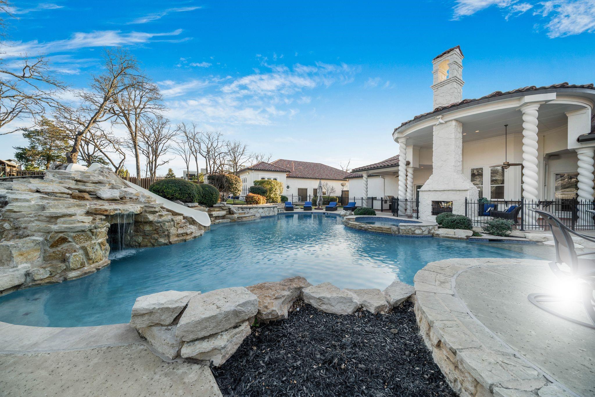 main property photo 31