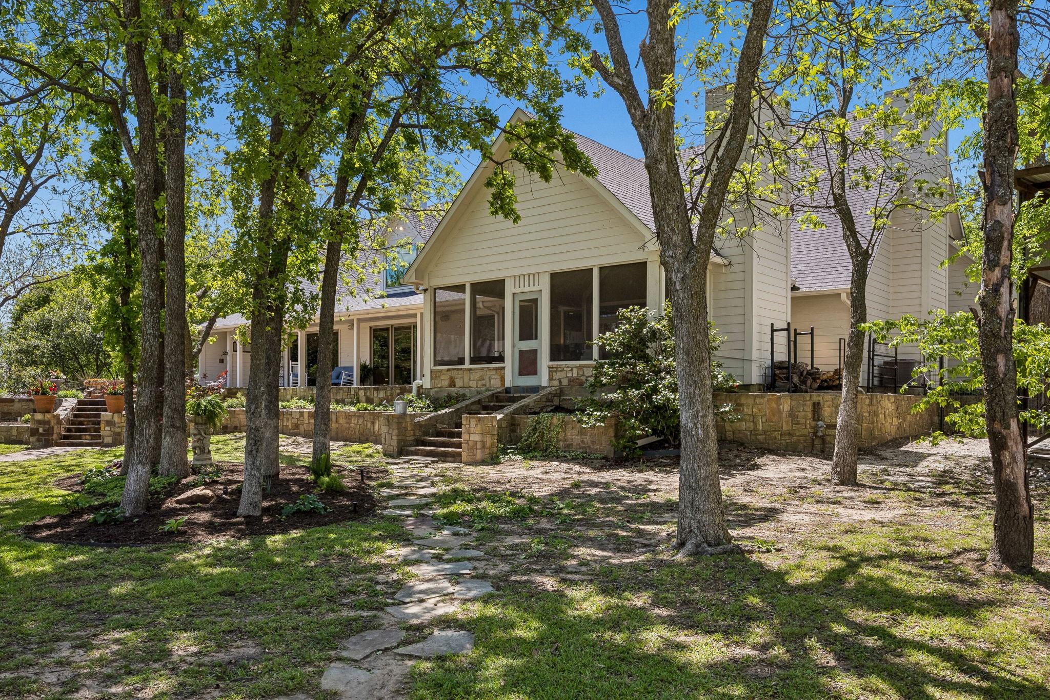 main property photo 26