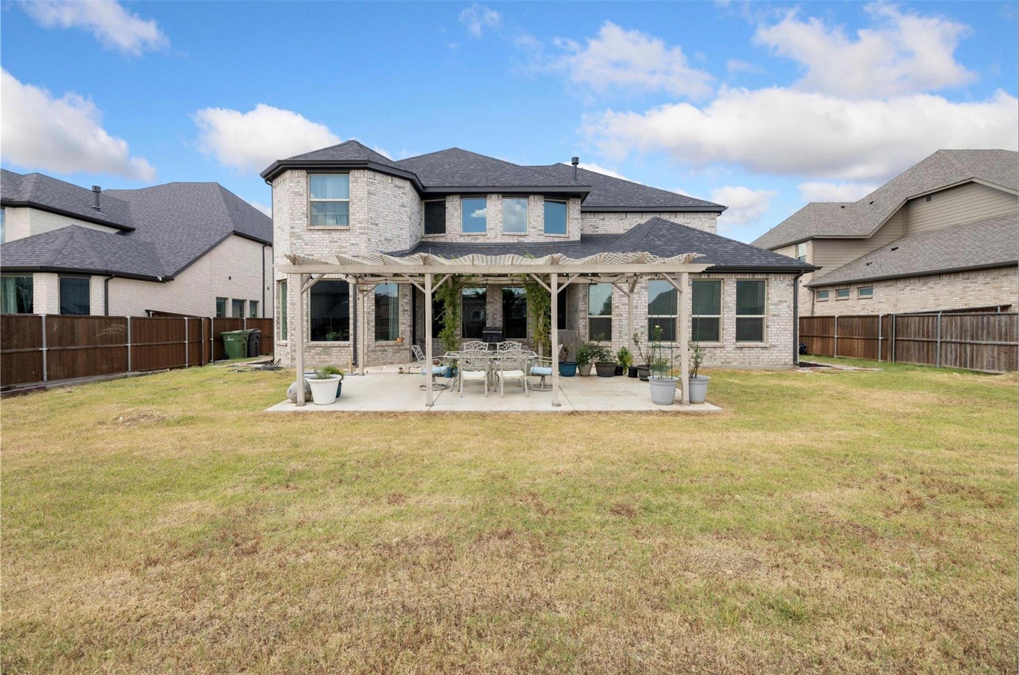 main property photo 34