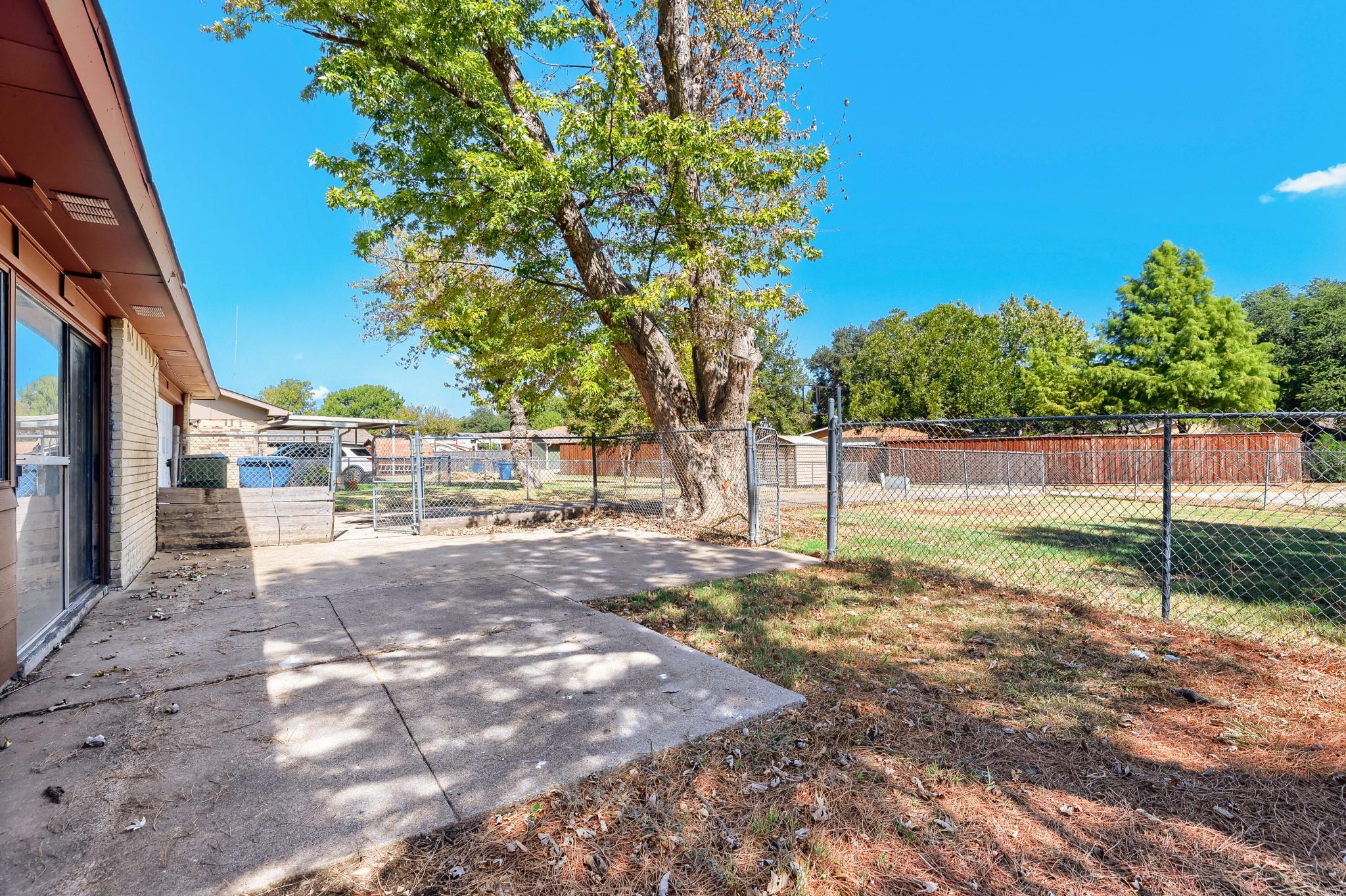 main property photo 14