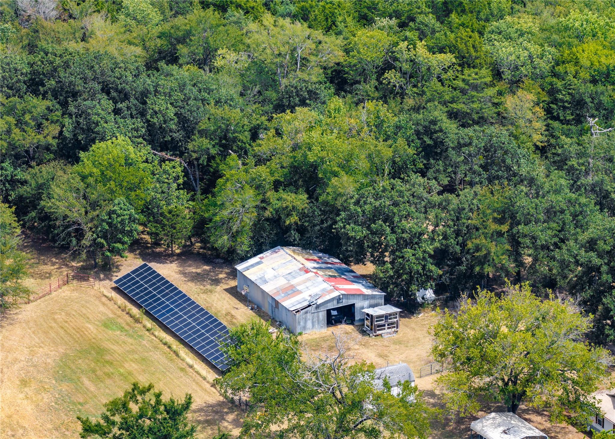 main property photo 28