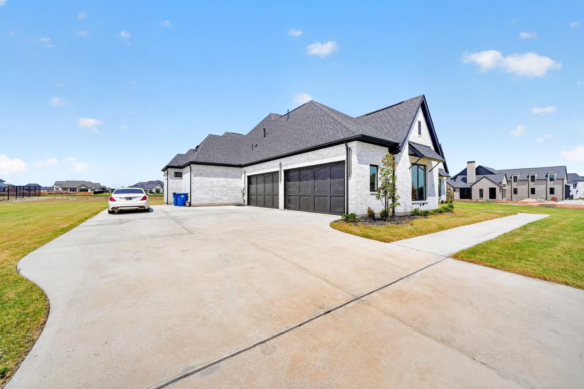 main property photo 32