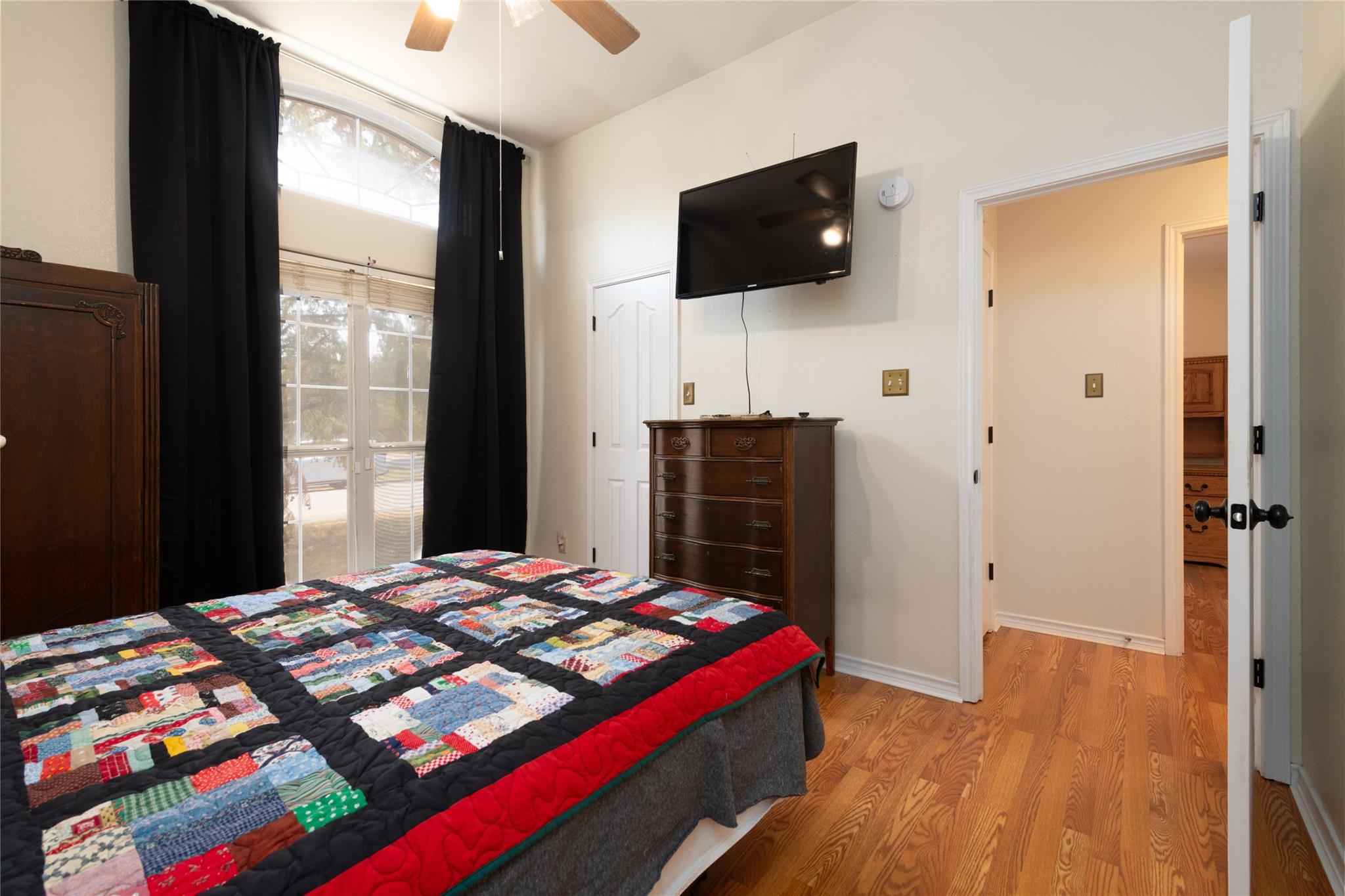 main property photo 16