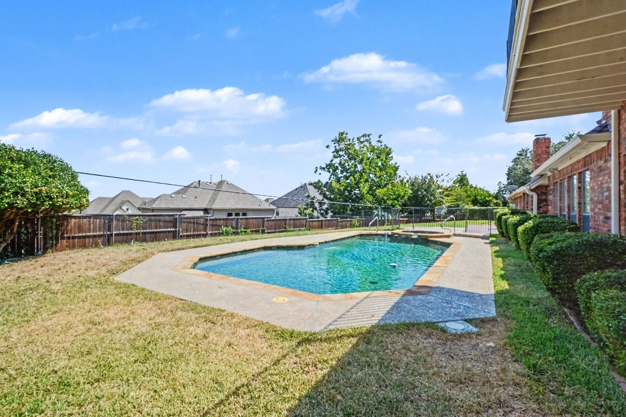 main property photo 26