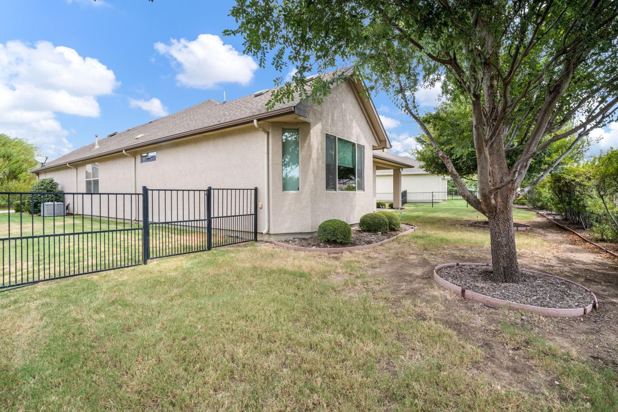 main property photo 31