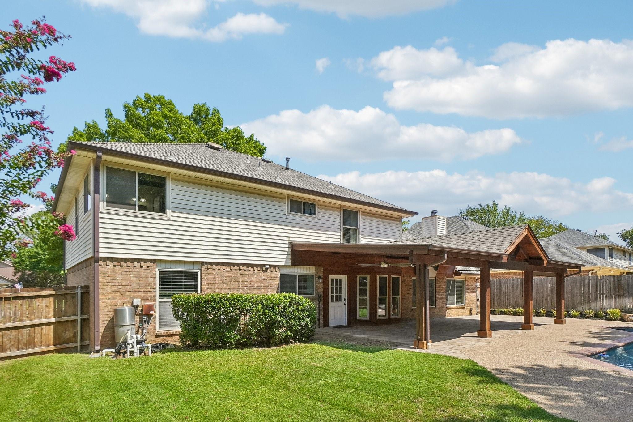 main property photo 30