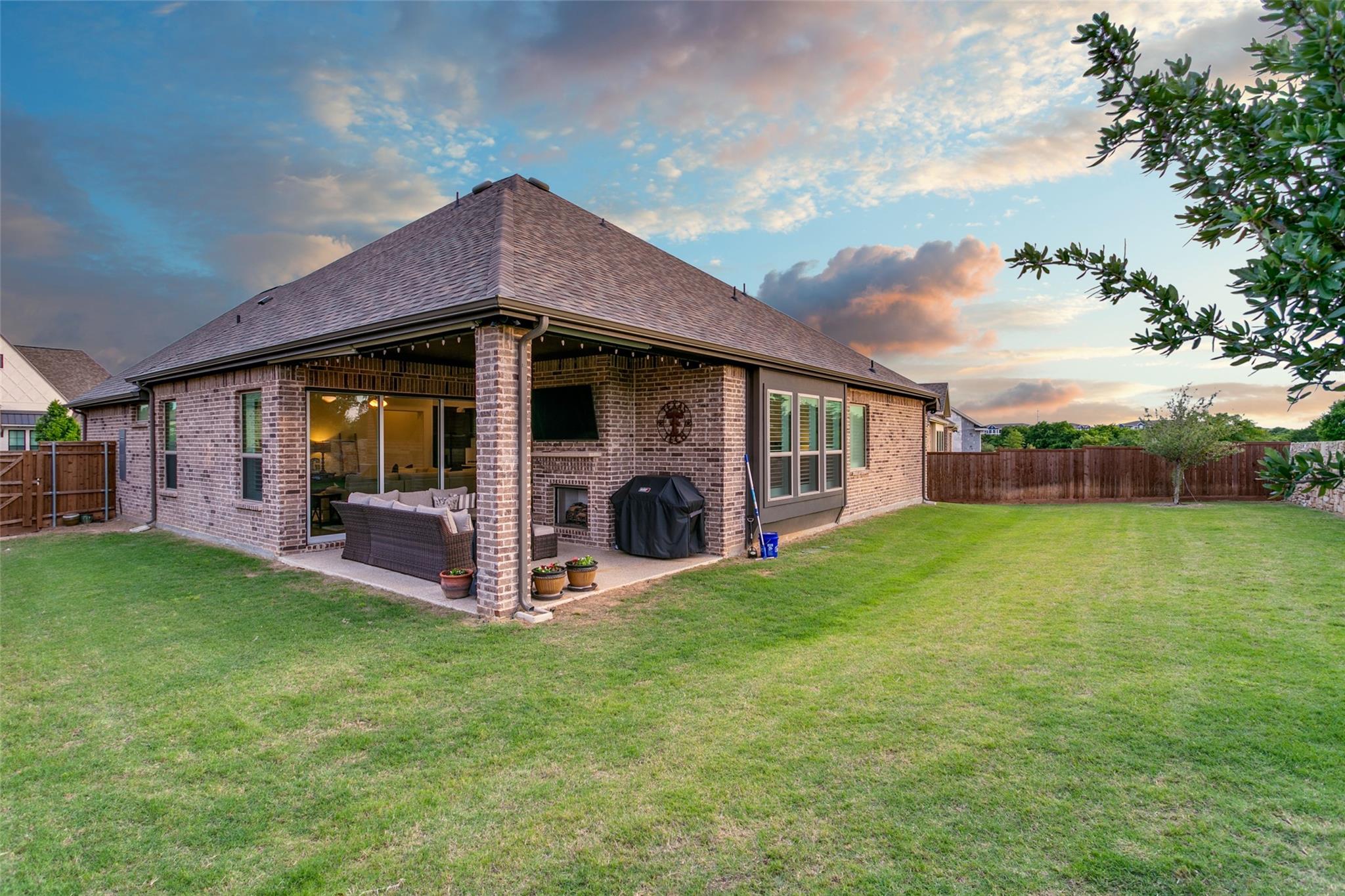 main property photo 32