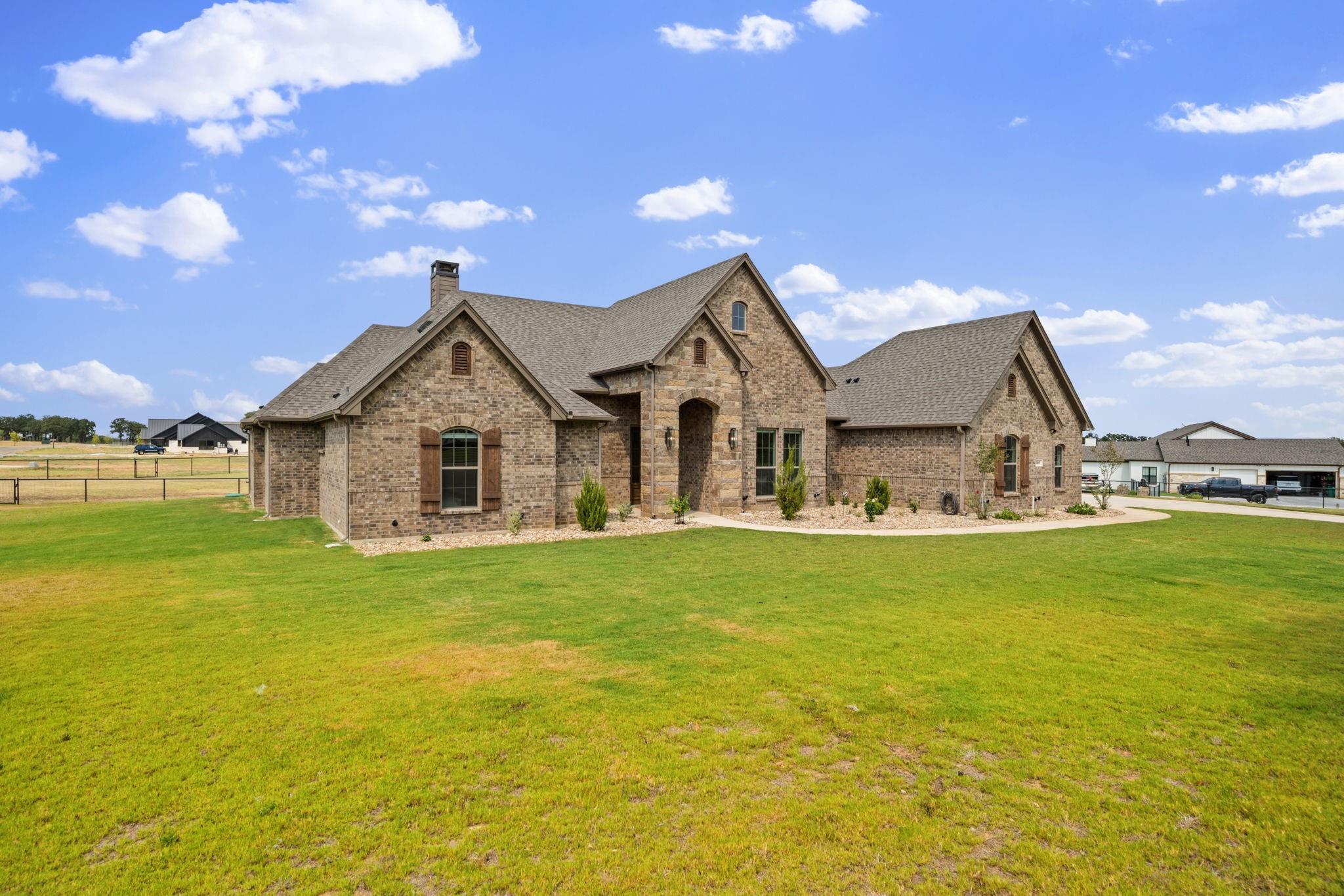 main property photo 4