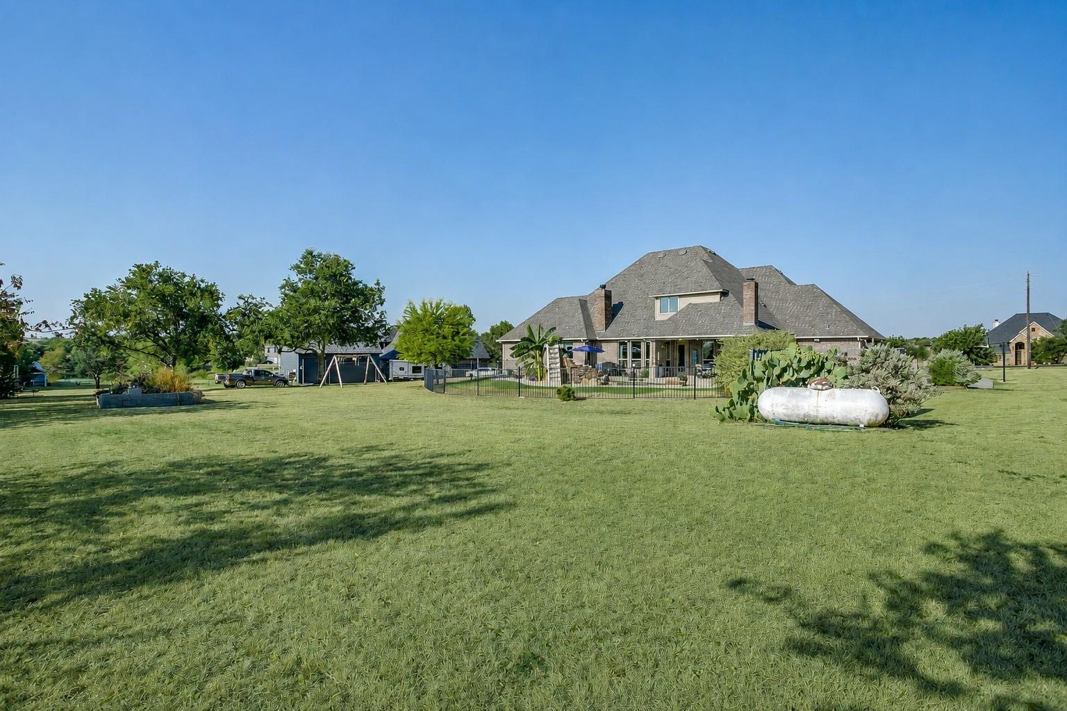 main property photo 37