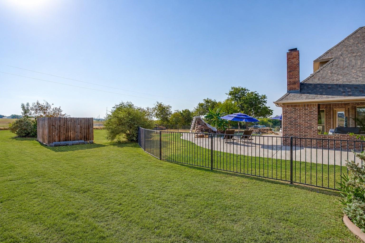 main property photo 38