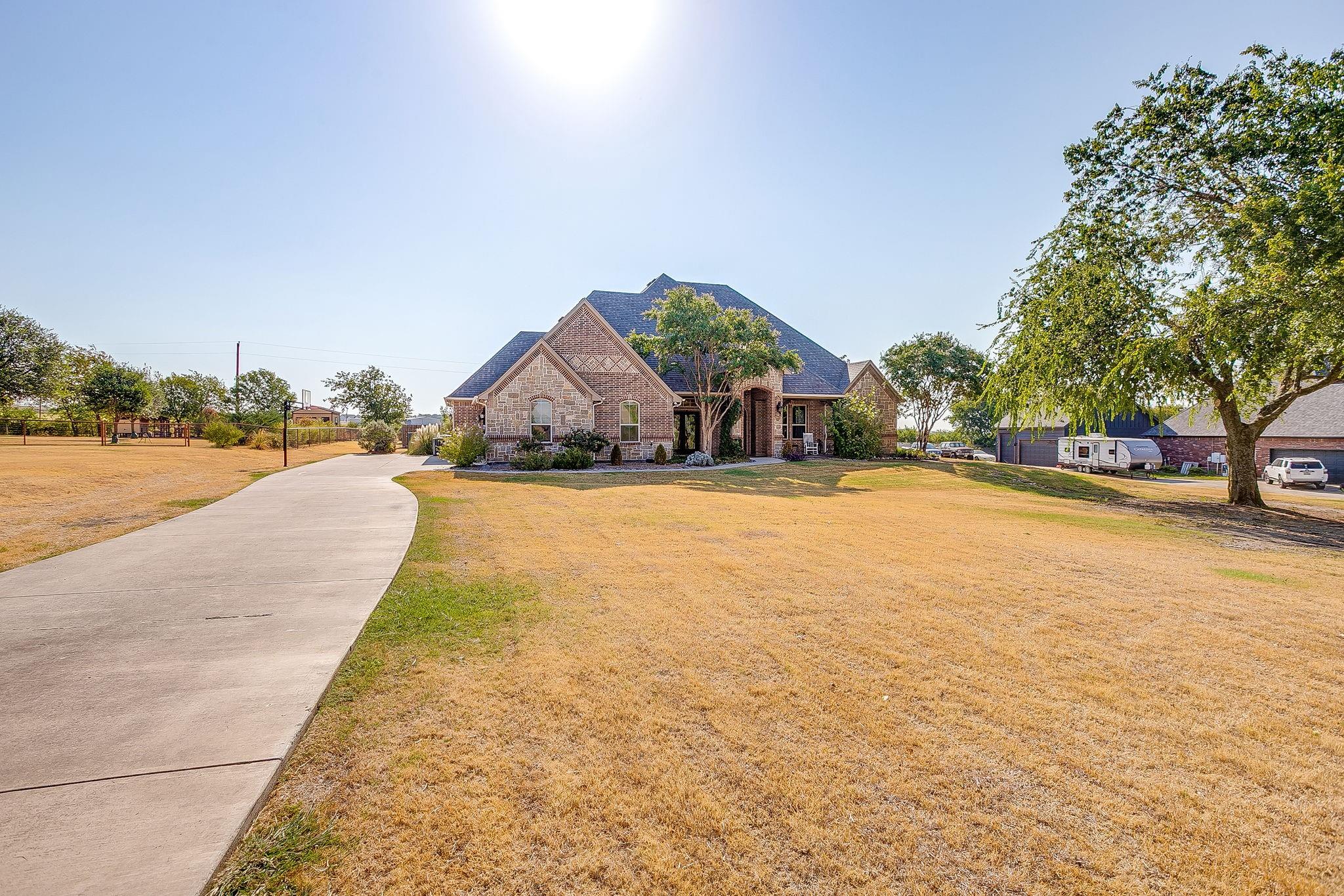main property photo 5