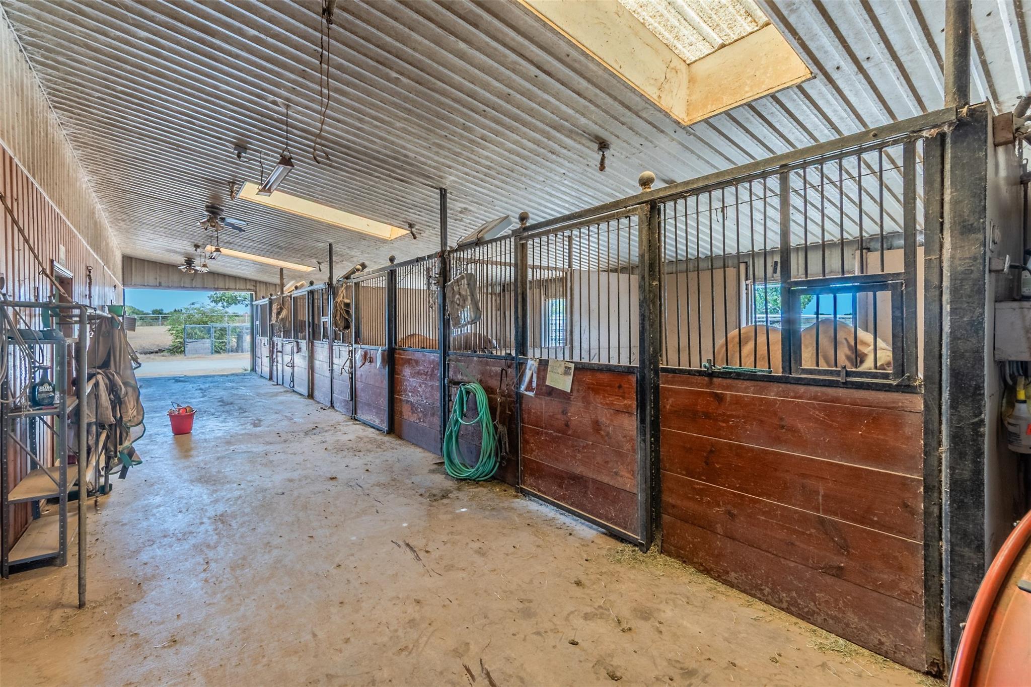 main property photo 11