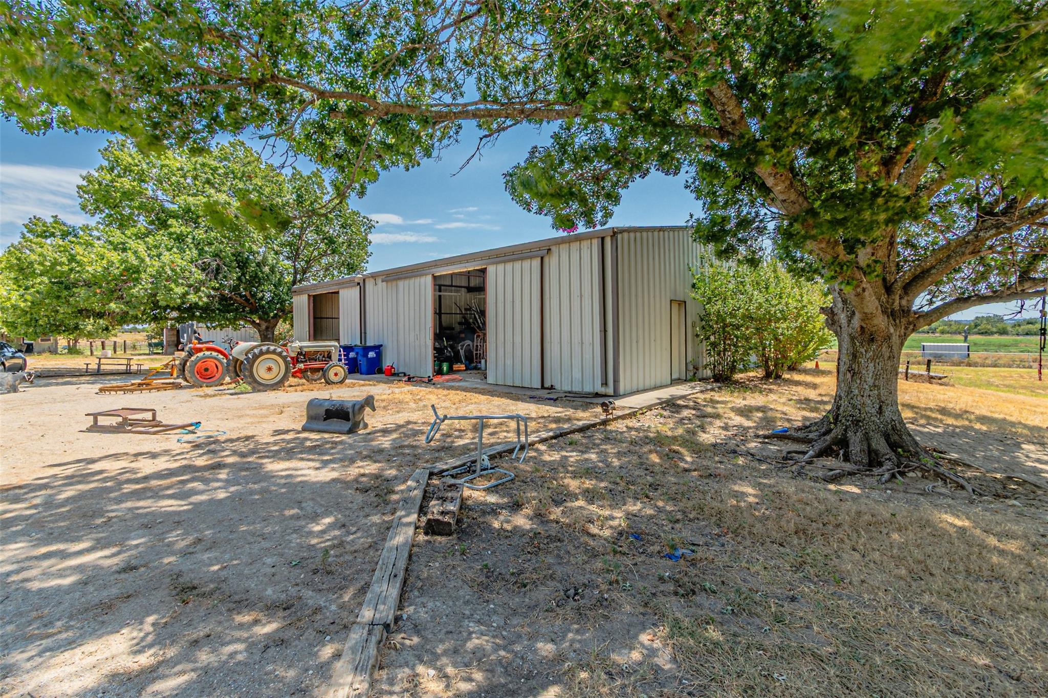 main property photo 7