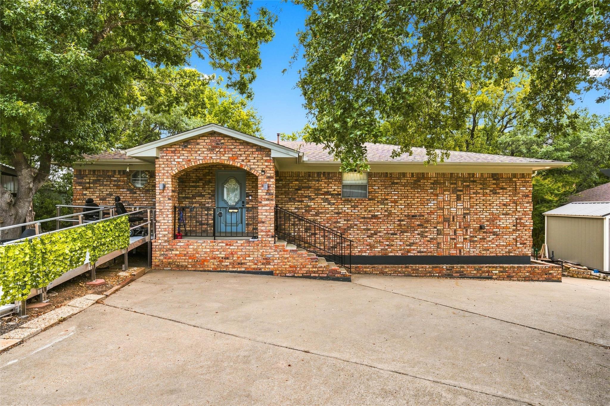 main property photo 5