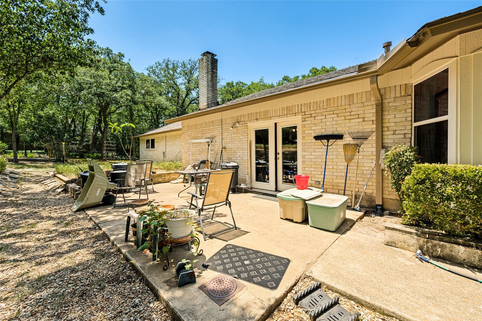 main property photo 23