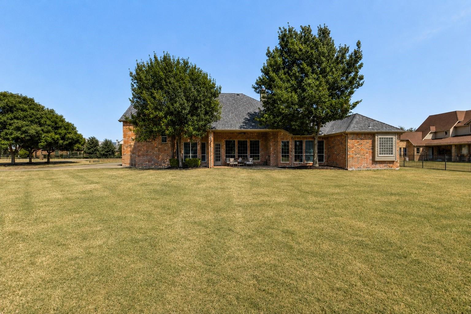 main property photo 25