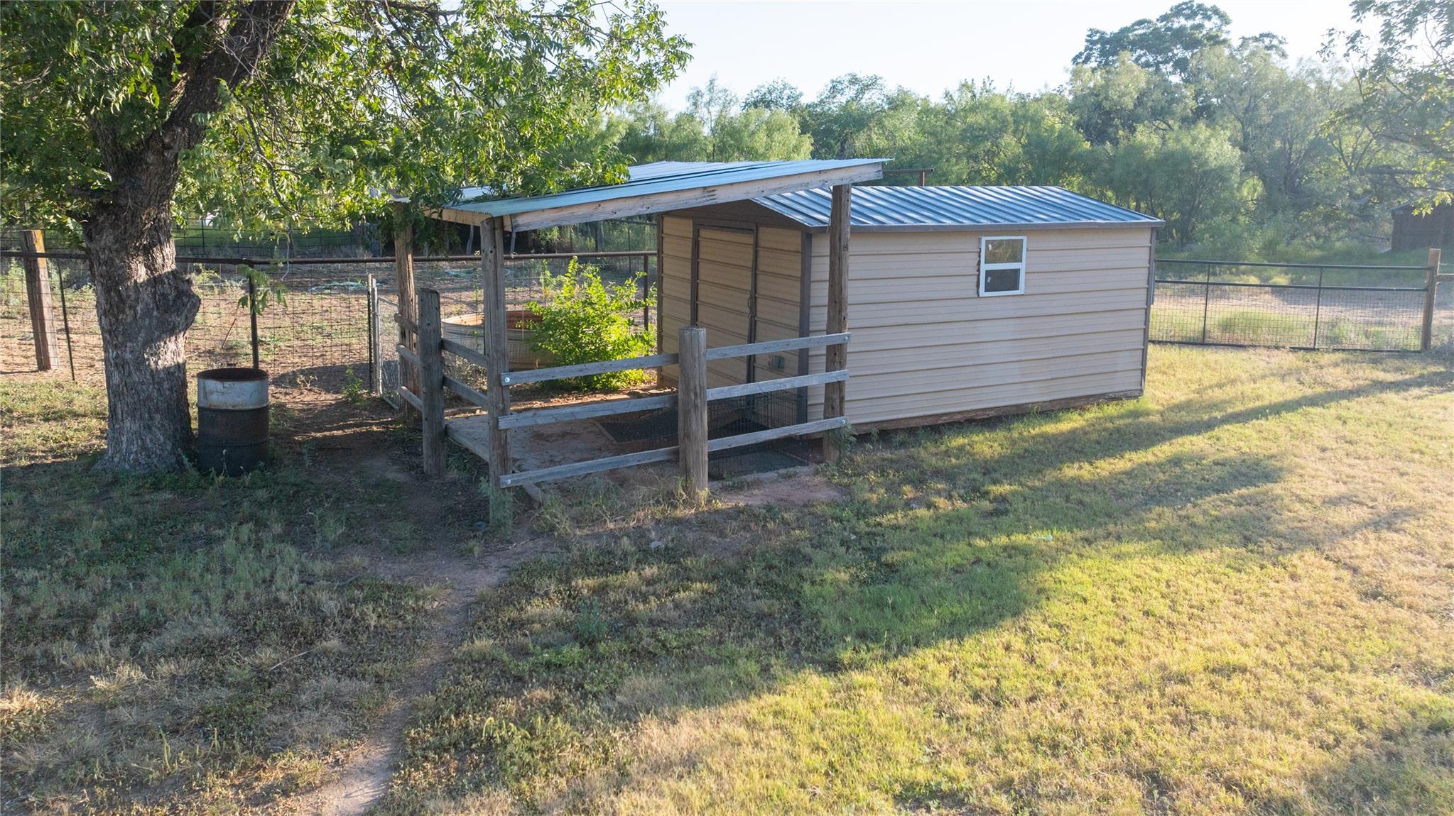 main property photo 19