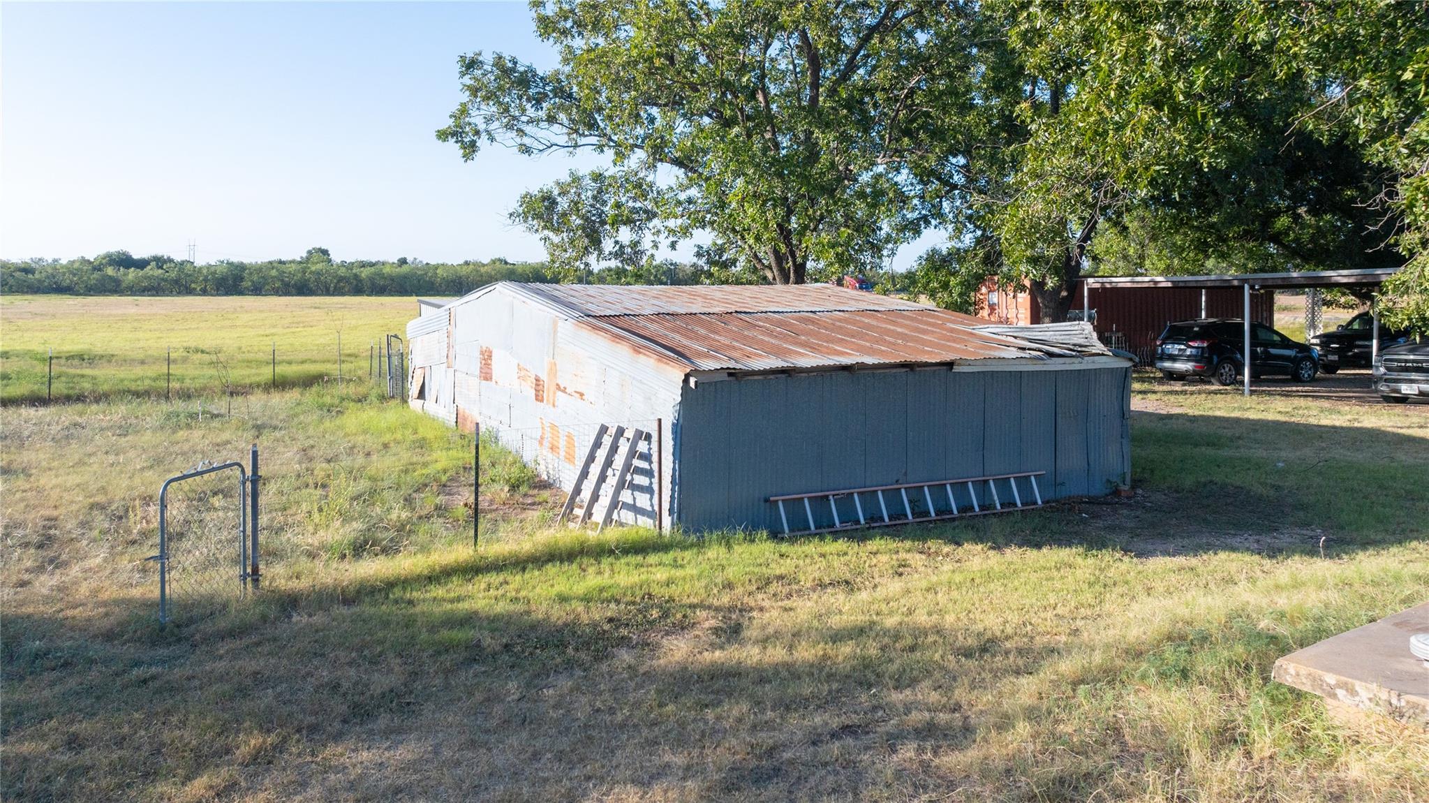 main property photo 20
