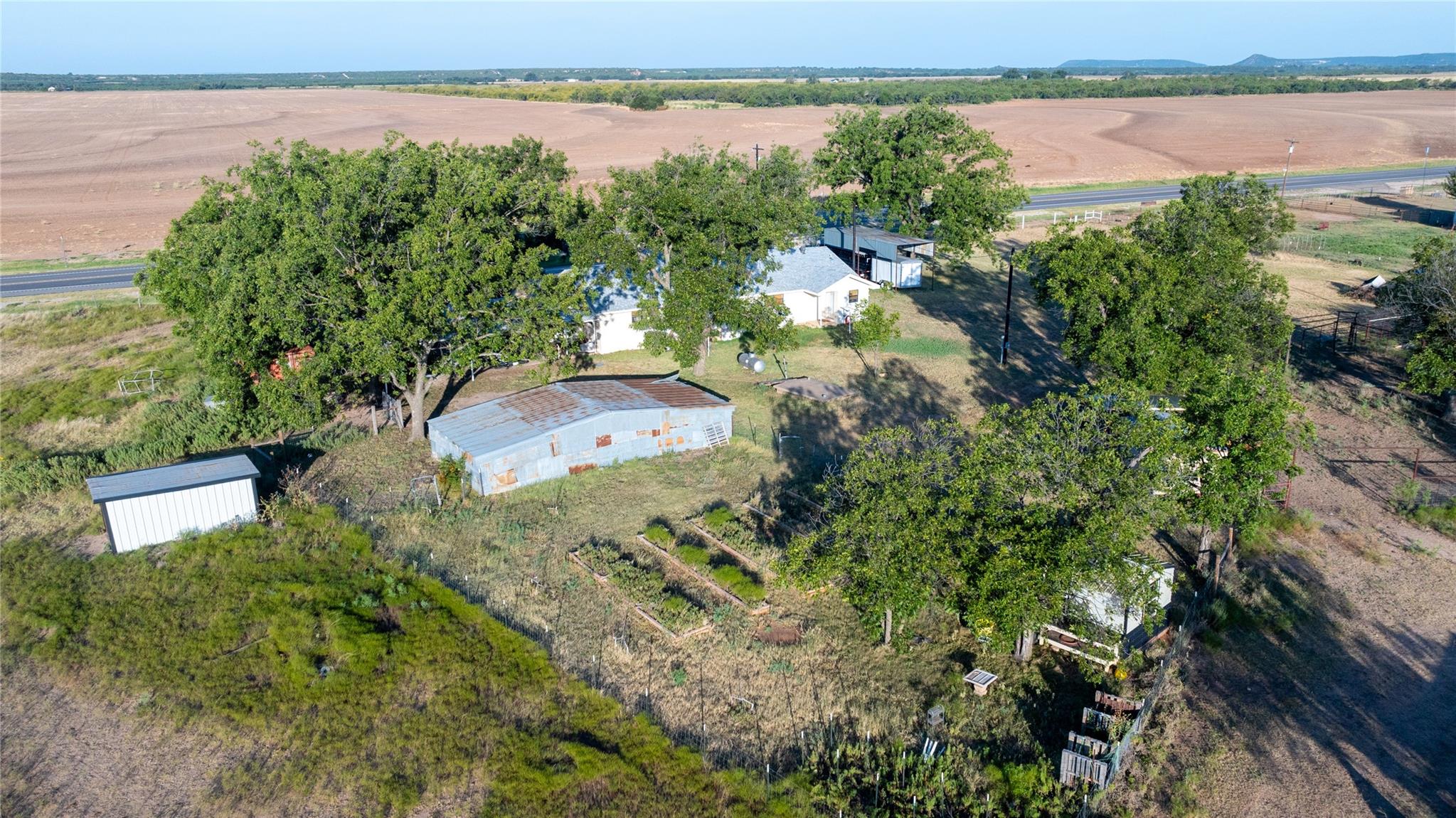 main property photo 25